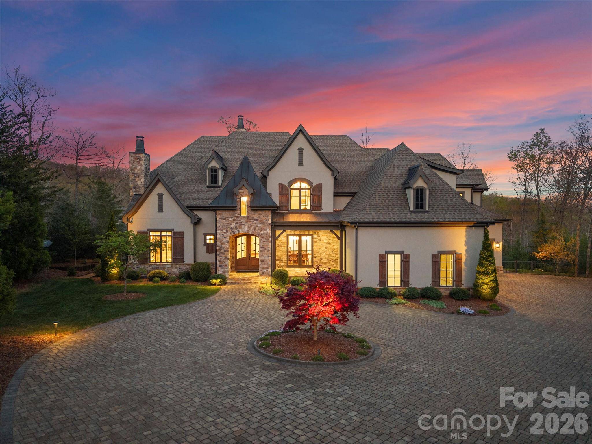 1925 White Tree TRL, Arden, NC 28704