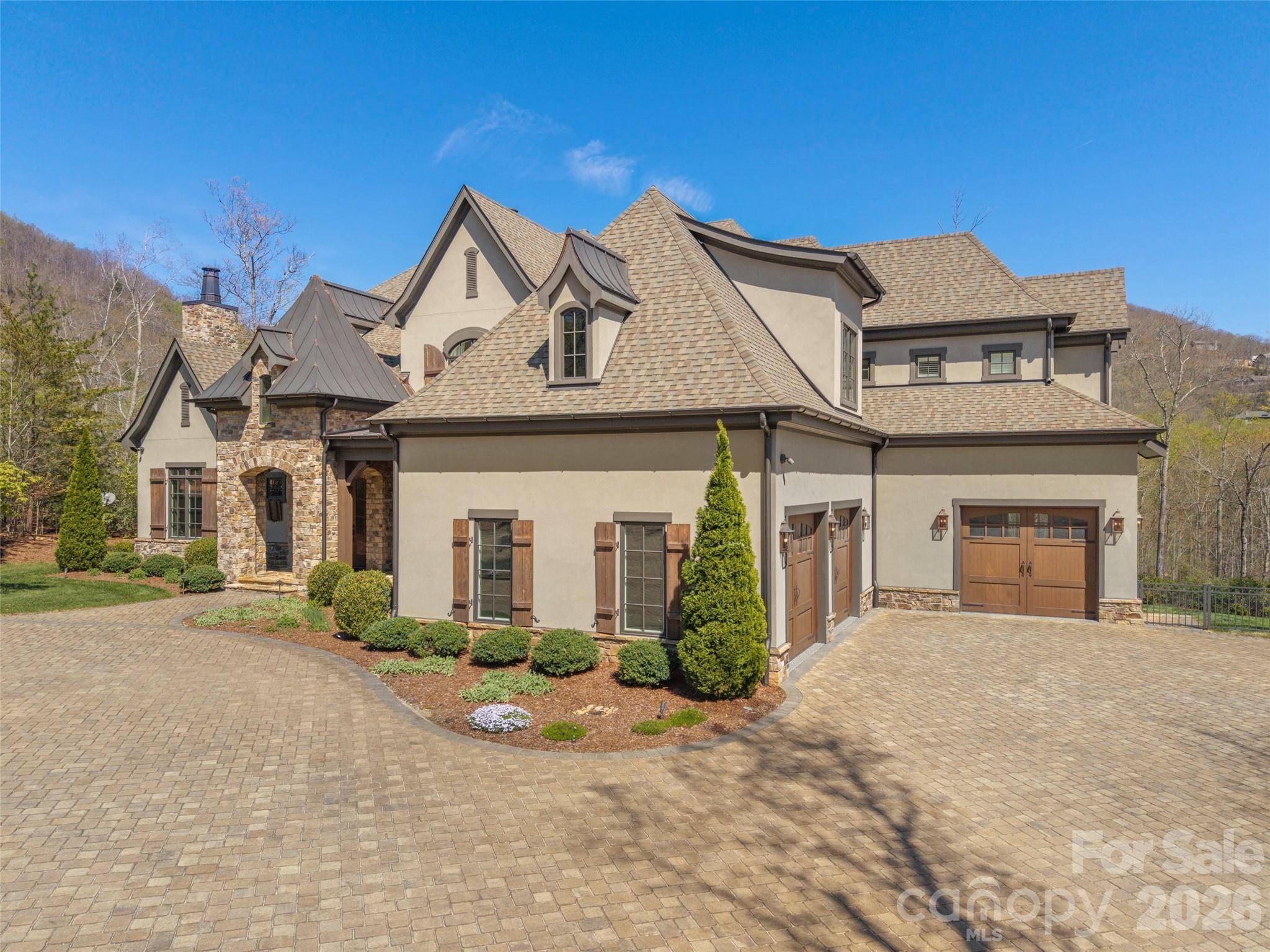 1925 White Tree TRL, Arden, NC 28704