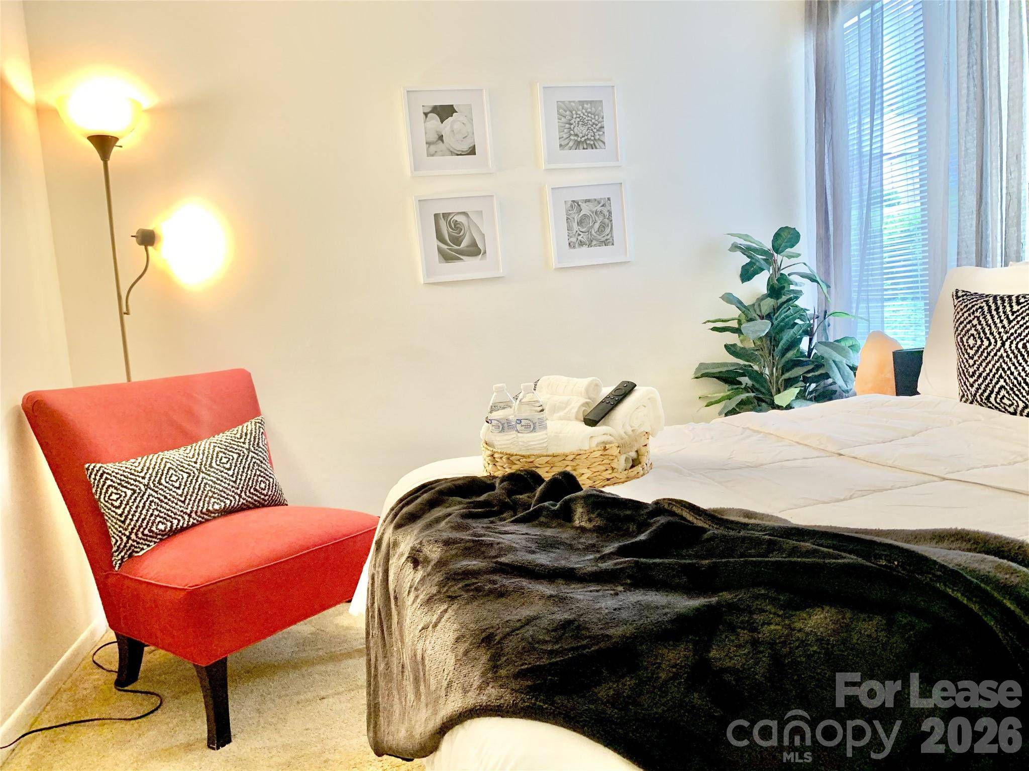 500 Umstead DR, Chapel Hill, NC 27516
