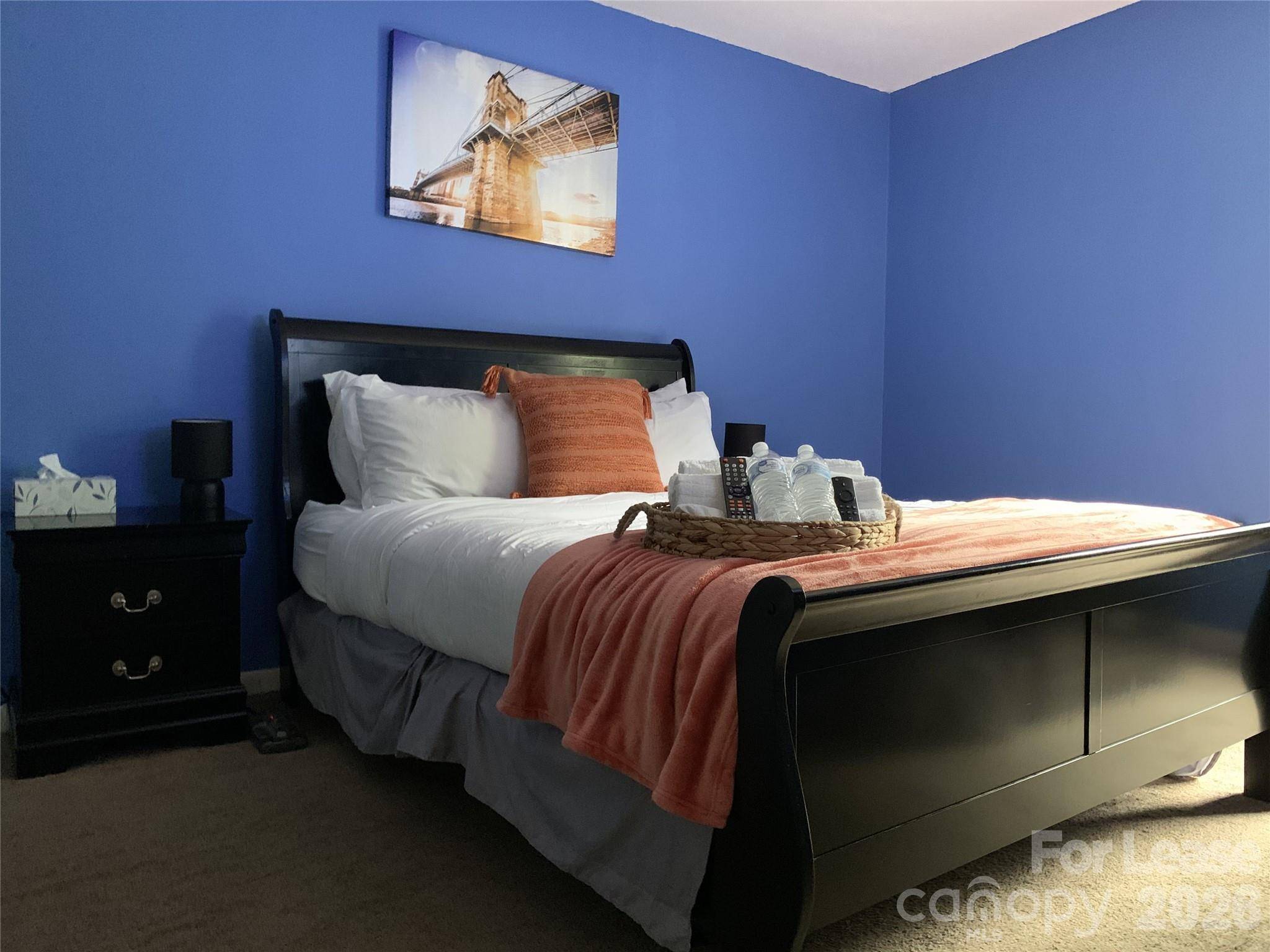 500 Umstead DR, Chapel Hill, NC 27516