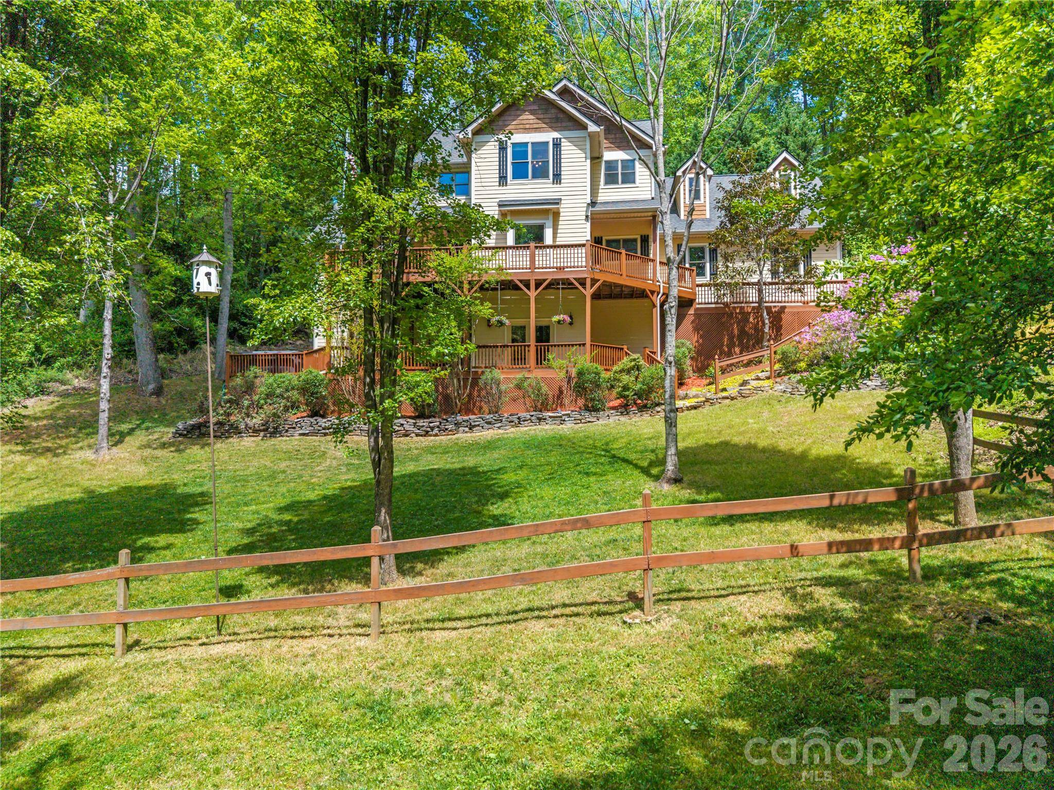 128 Churchill Downs DR, Fairview, NC 28730