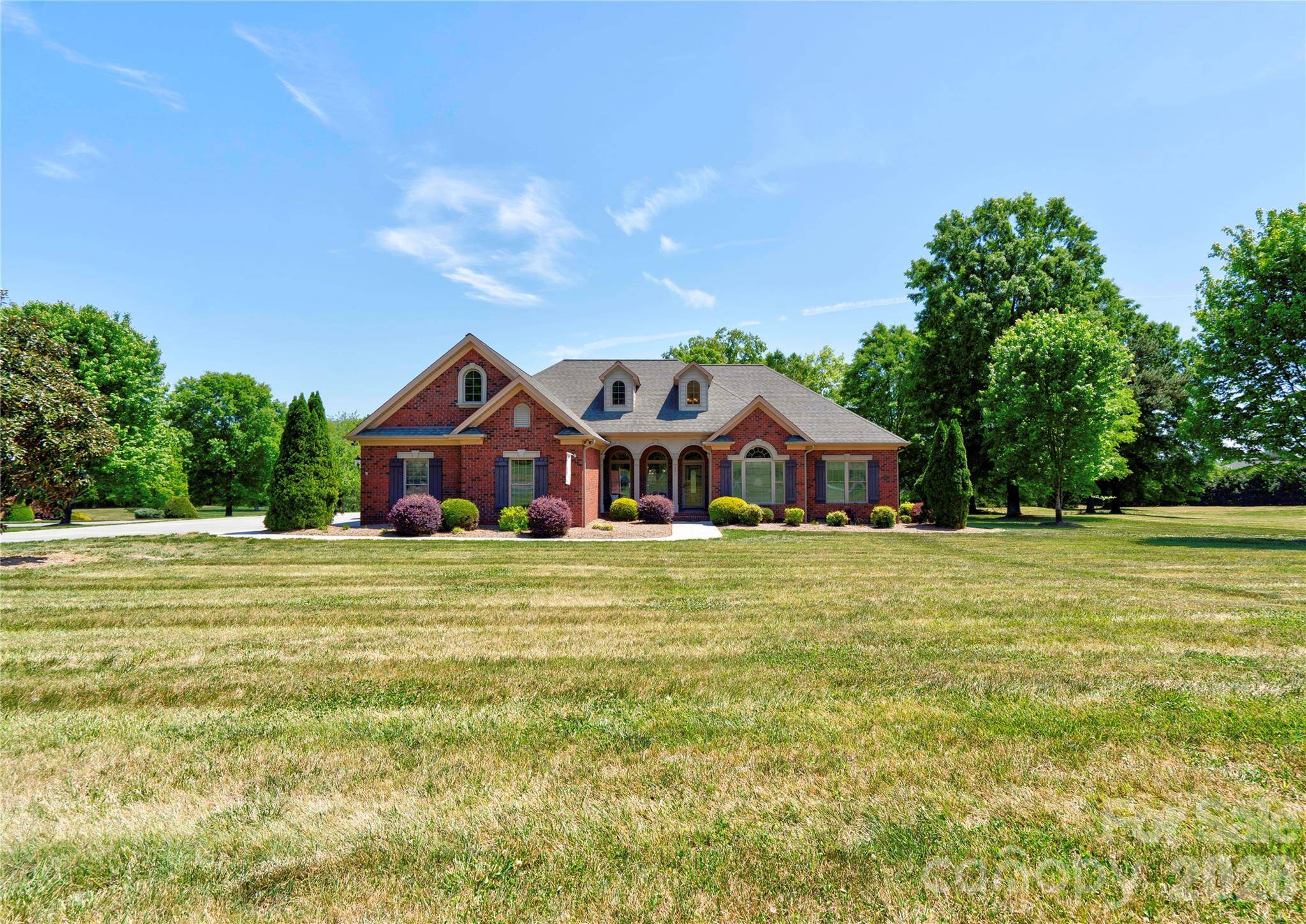 207 Cross Creek DR, Cherryville, NC 28021