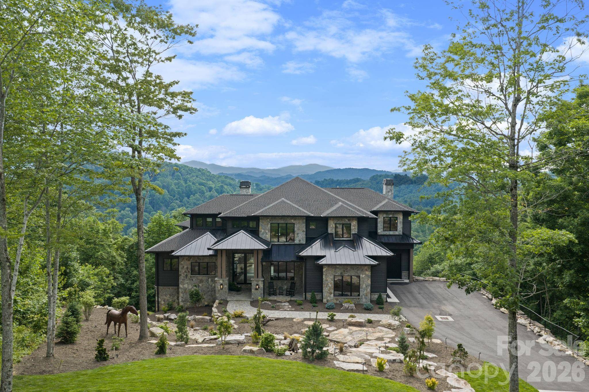 270 Osprey DR, Banner Elk, NC 28604
