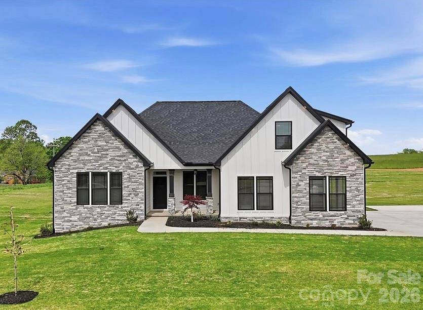 36 Sky Lane CT #1, Columbus, NC 28722