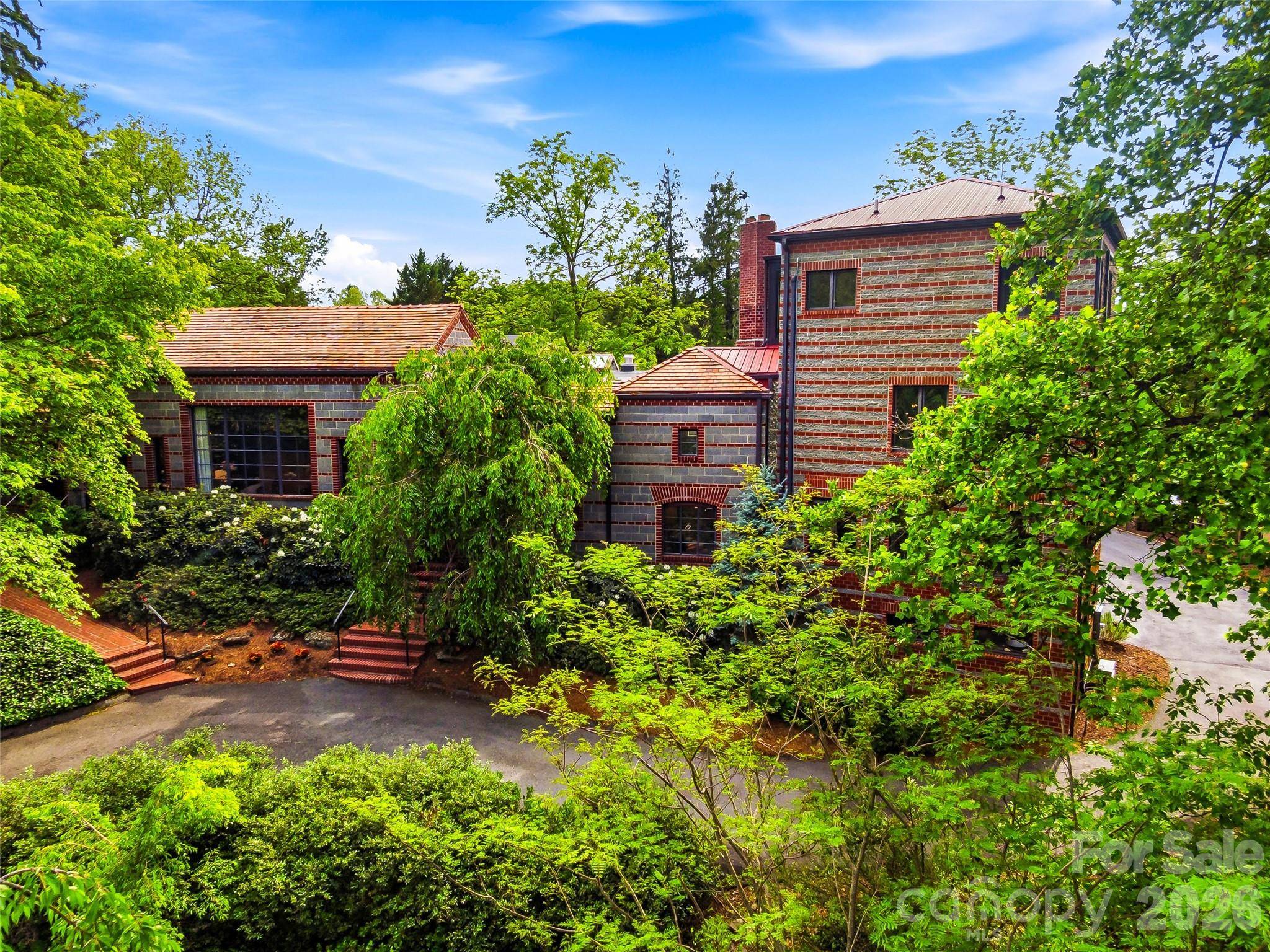 24 Kimberly AVE, Asheville, NC 28804