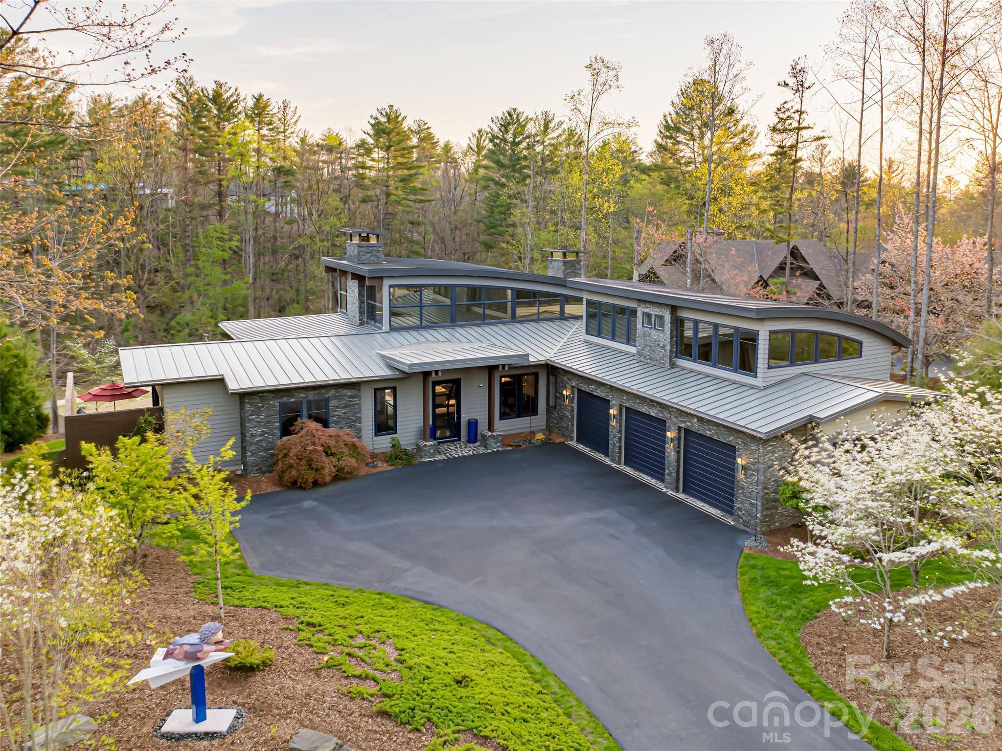 32 Brookline DR, Asheville, NC 28803
