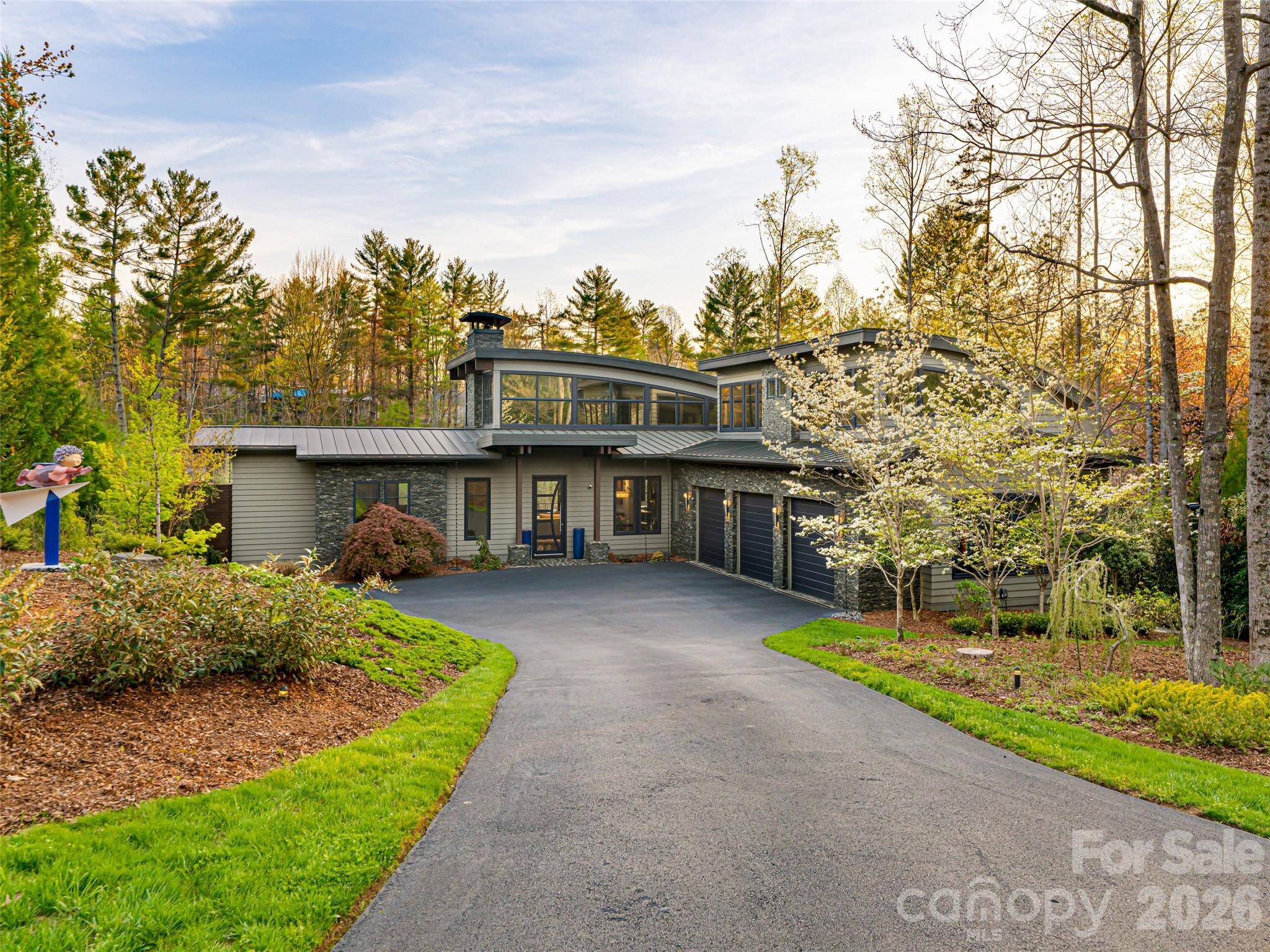 32 Brookline DR, Asheville, NC 28803