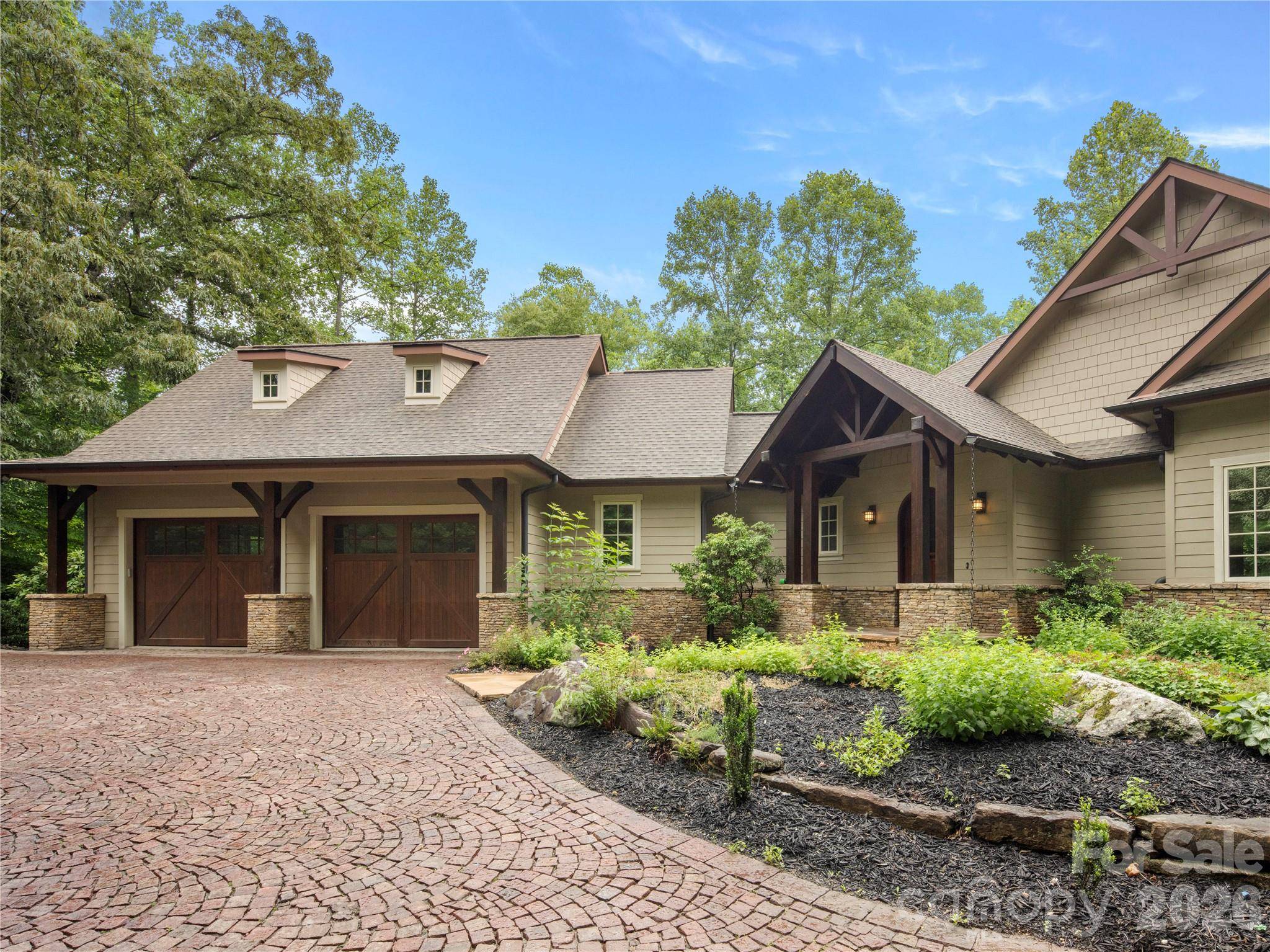 672 Walnut Valley Pkwy, Arden, NC 28704