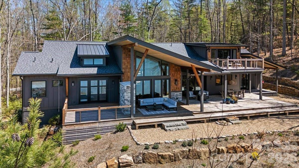 984 Eagle Lake DR, Brevard, NC 28712