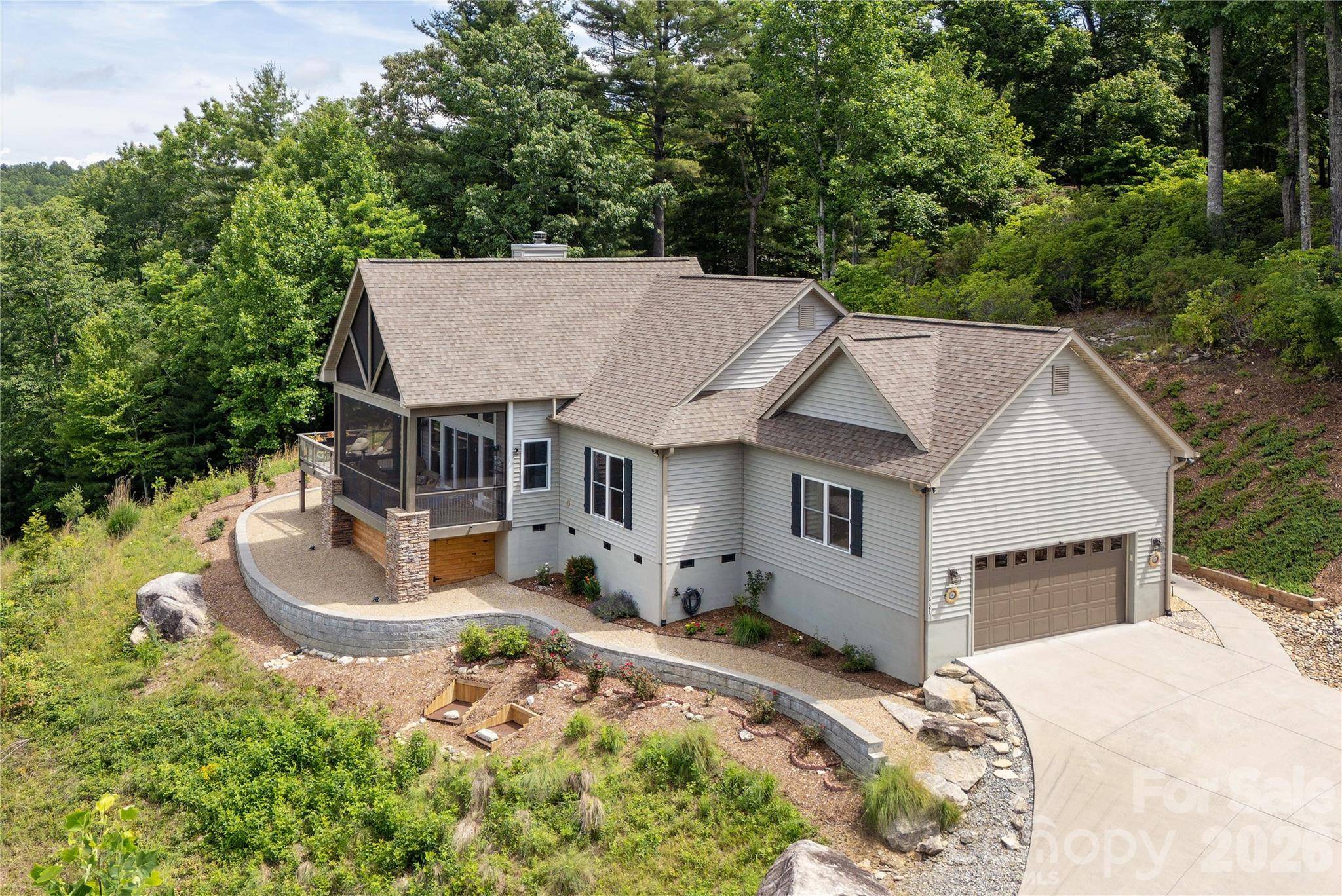 467 Crystal Heights DR, Hendersonville, NC 28379