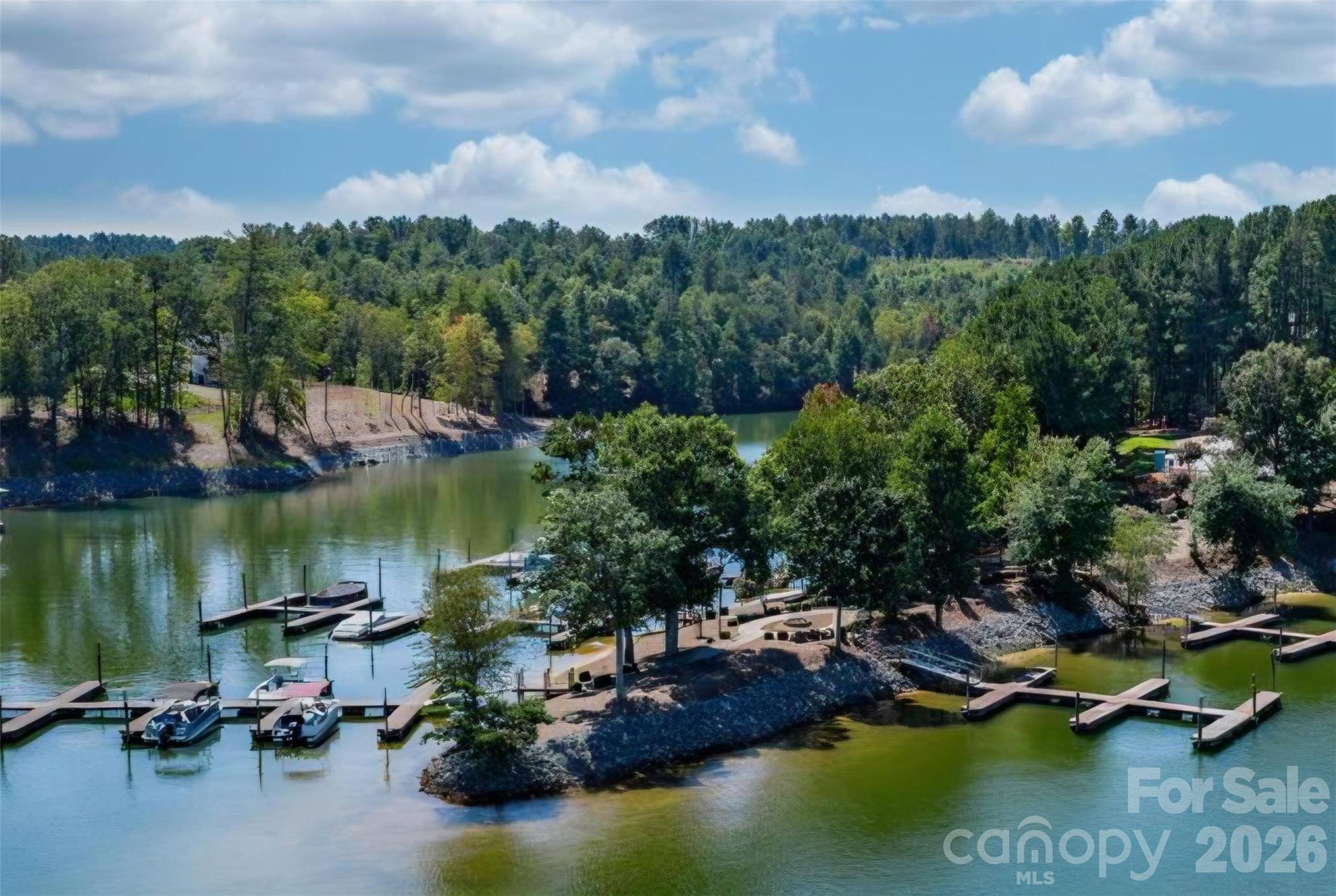 1518 W Paradise Harbor DR, Connelly Springs, NC 28612