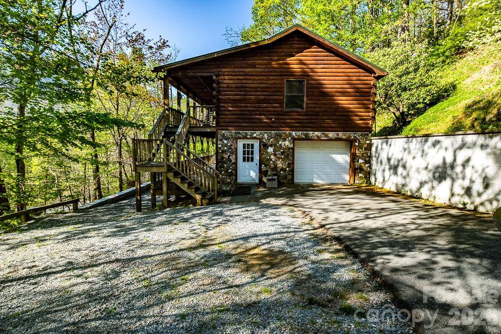 239 Dutch Treat RD, Banner Elk, NC 28504