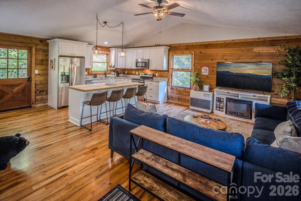 239 Dutch Treat RD, Banner Elk, NC 28504