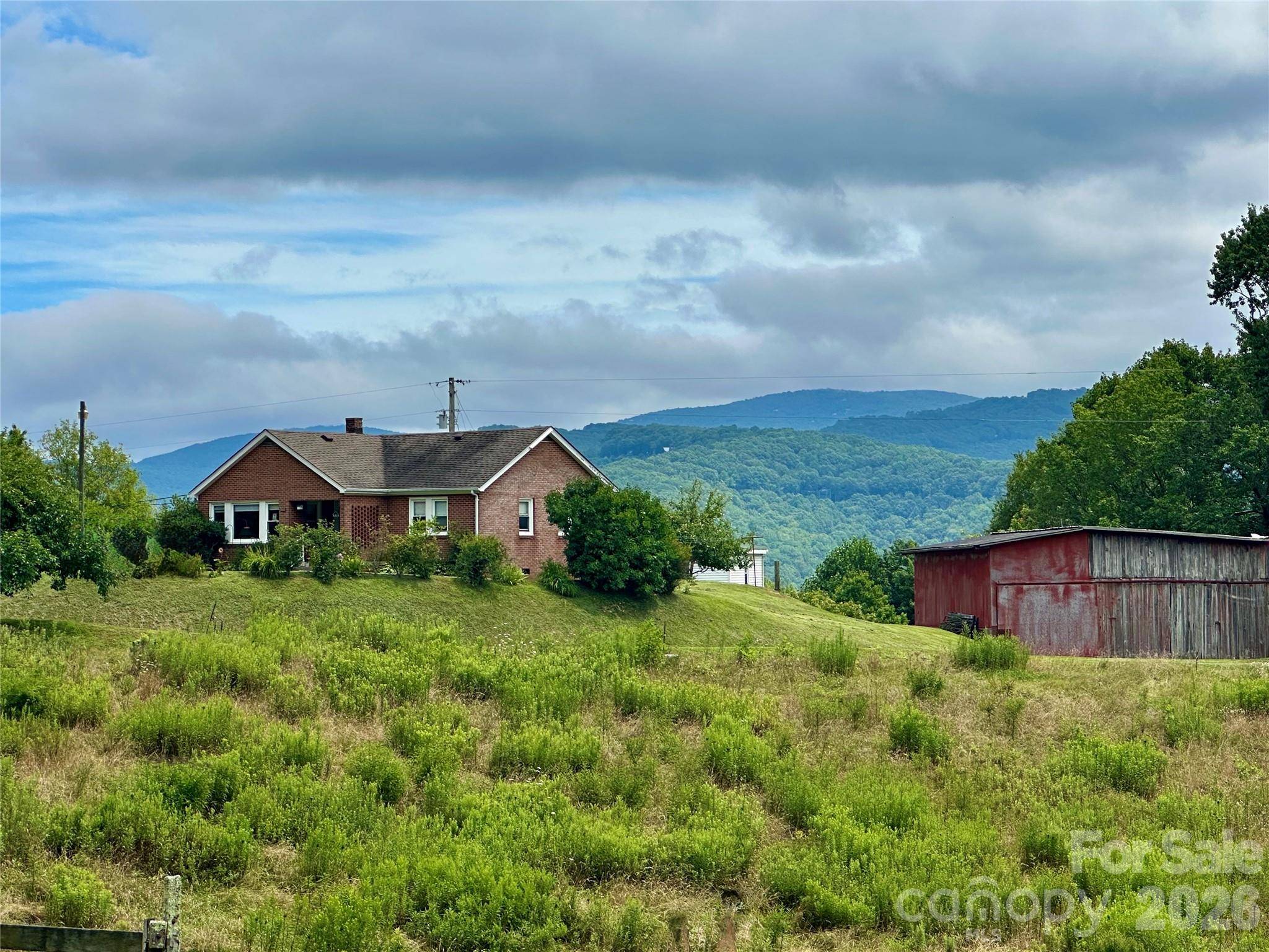 560 Russ Norris Heaton RD, Elk Park, NC 28622
