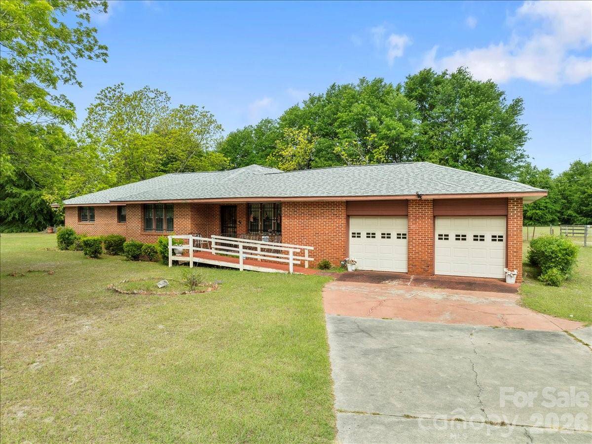 1444 Society Hill RD, Darlington, SC 29540