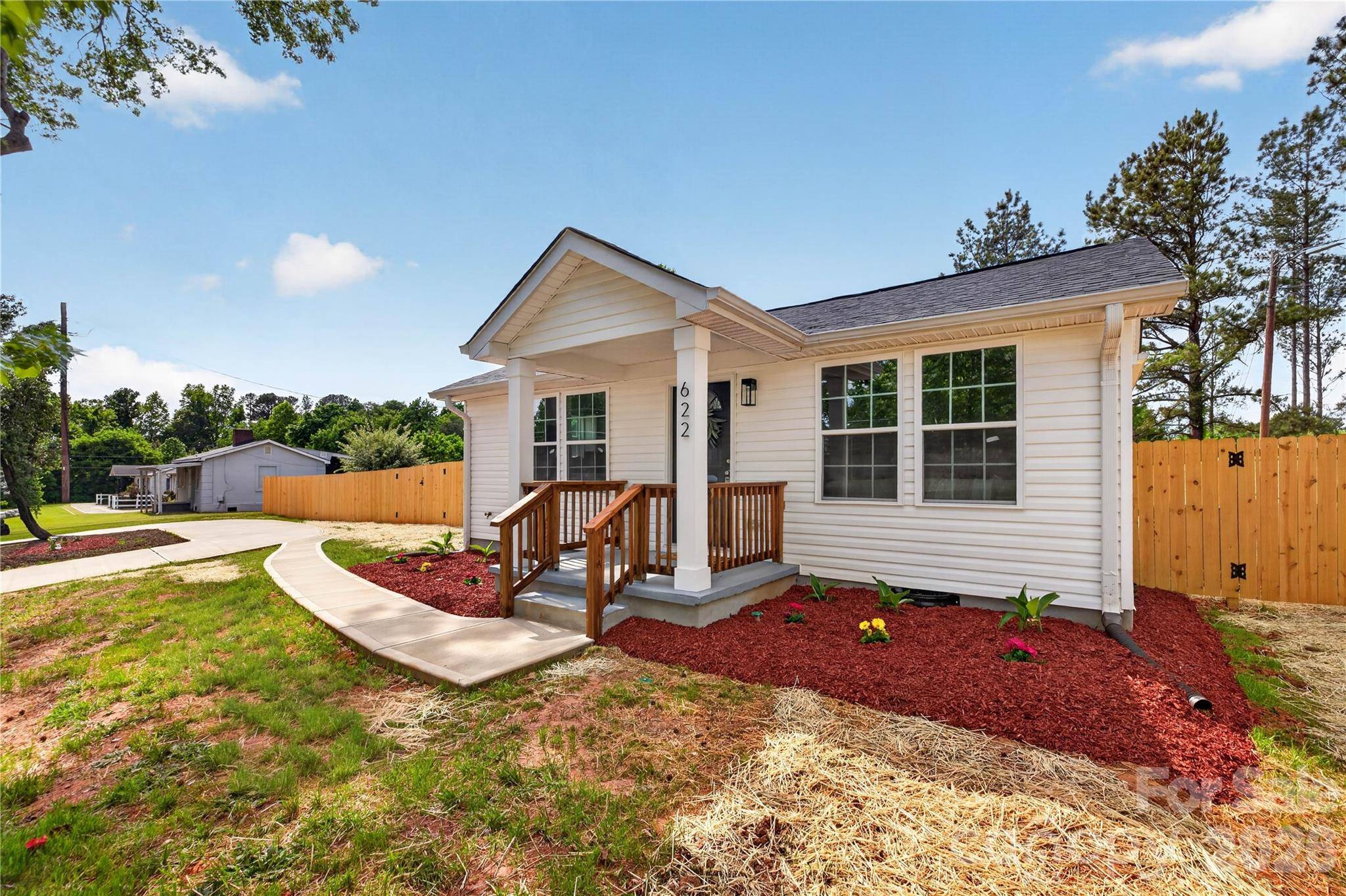 622 W Catawba AVE, Mount Holly, NC 28120