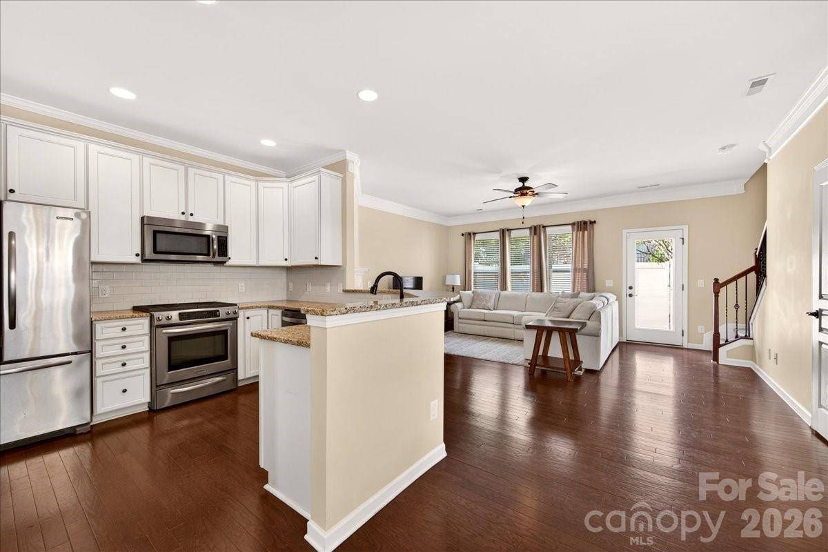 6453 Silver Star LN, Charlotte, NC 28210