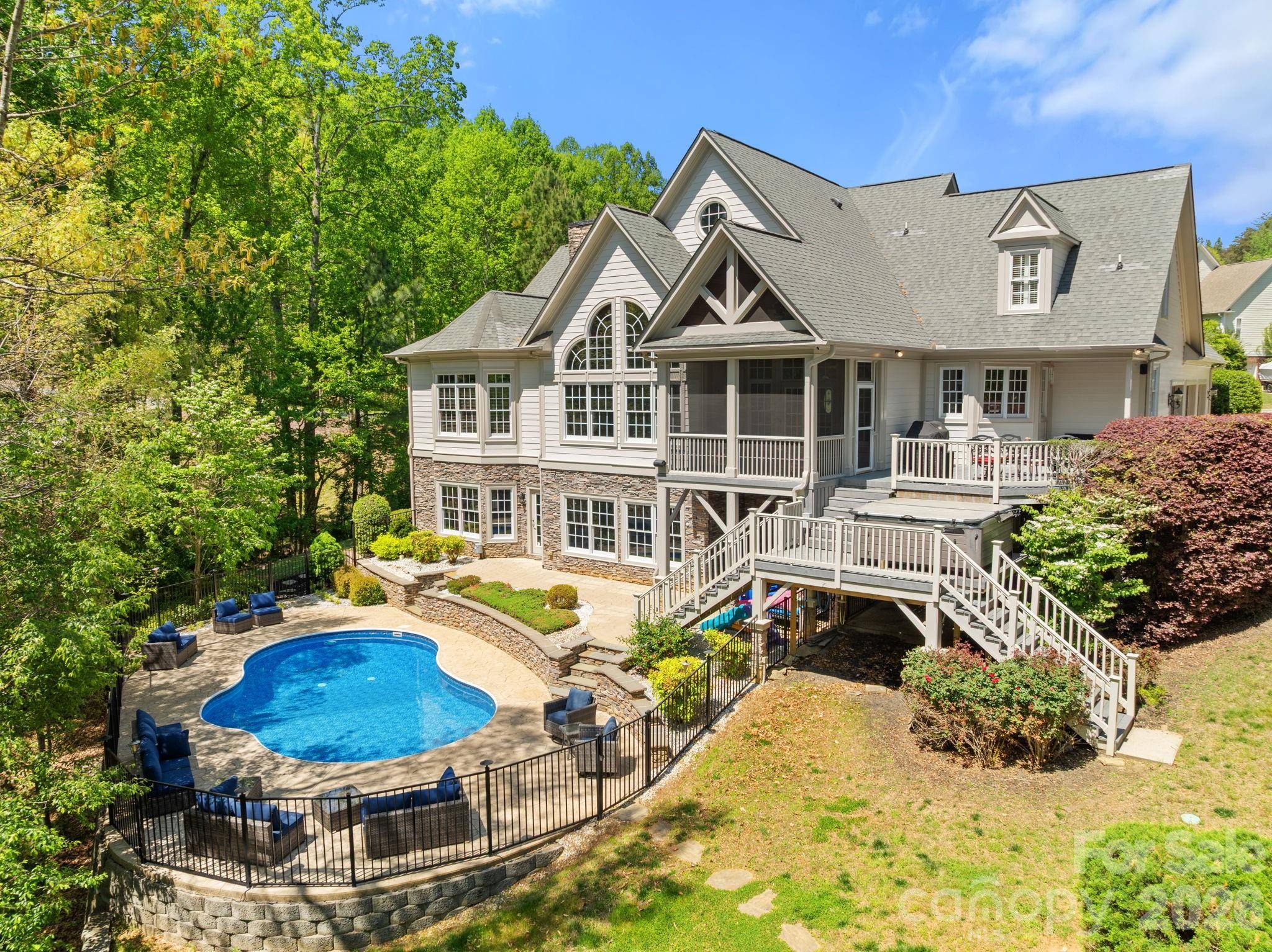 7601 Crossing Ridge DR, Belews Creek, NC 27009