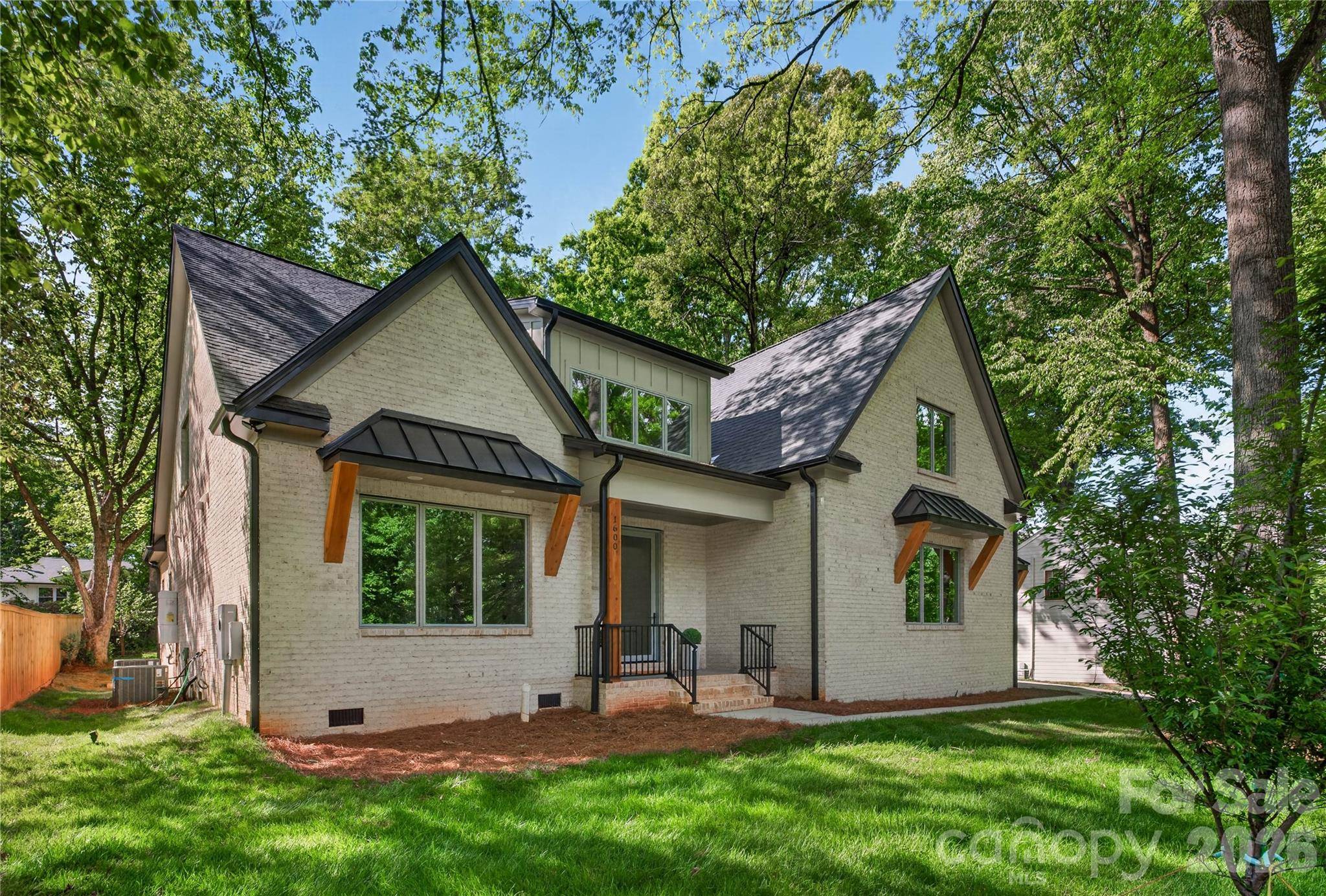 1600 E Barden RD, Charlotte, NC 28226