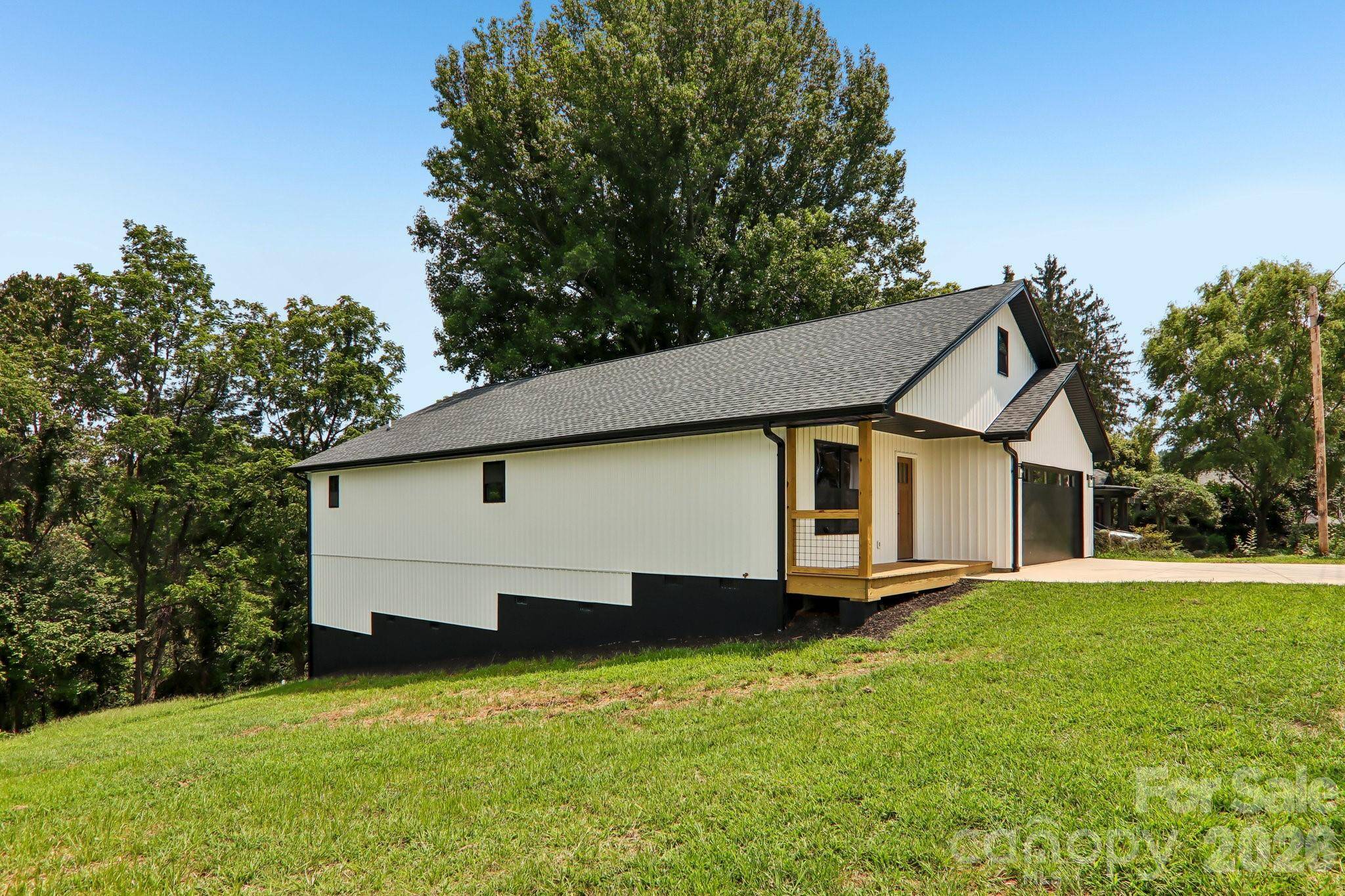 124 N Main ST, Mars Hill, NC 28754