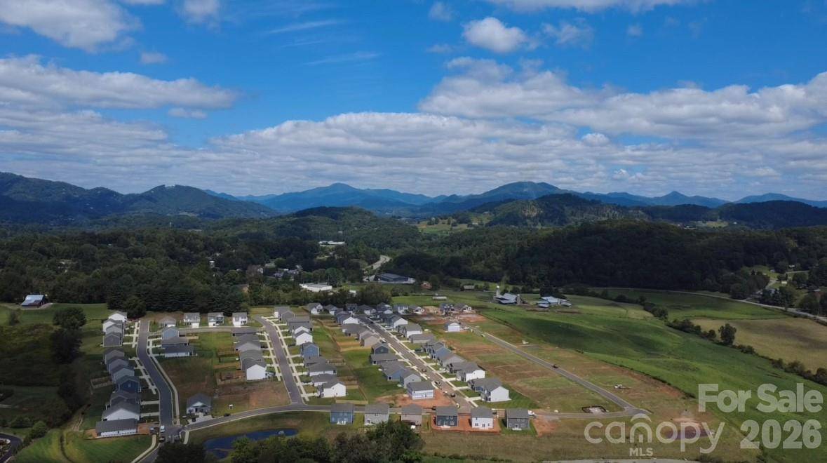 145 Ridgehaven DR, Waynesville, NC 28786