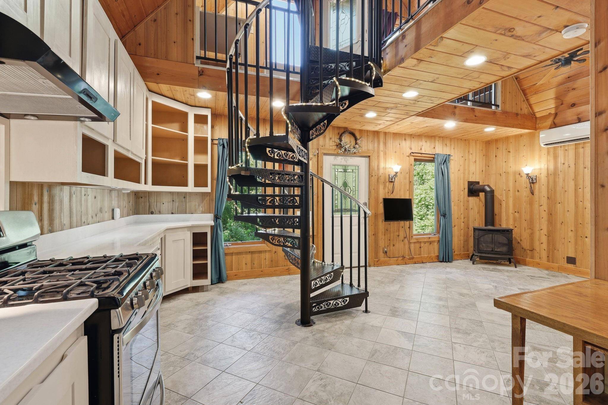 98 Sparkling Springs RD, Fairview, NC 28730