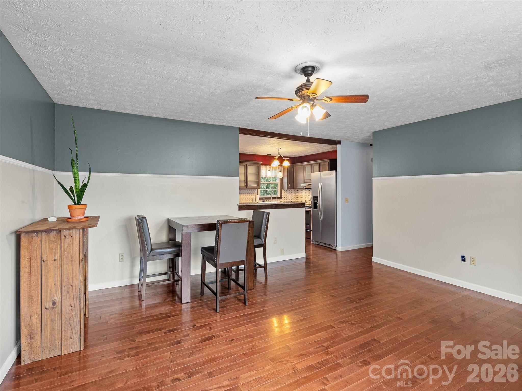 84 Candlelight CIR, Clyde, NC 28721