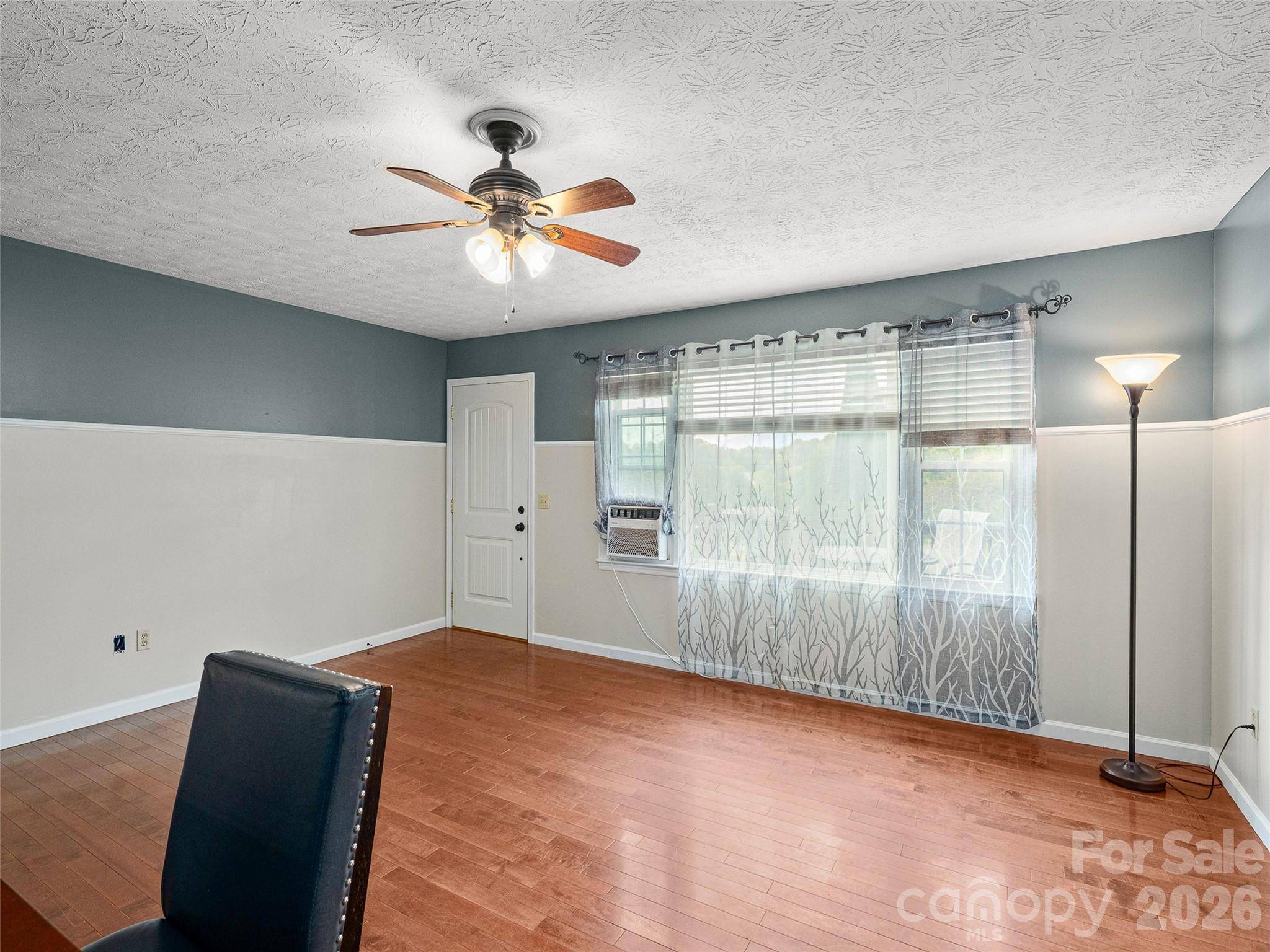 84 Candlelight CIR, Clyde, NC 28721