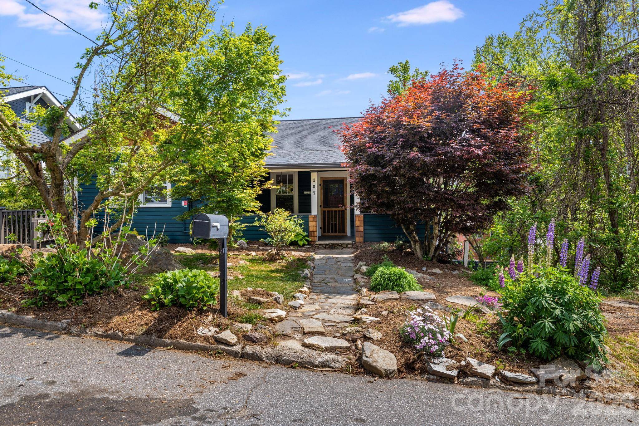107 Courtland AVE, Asheville, NC 28801