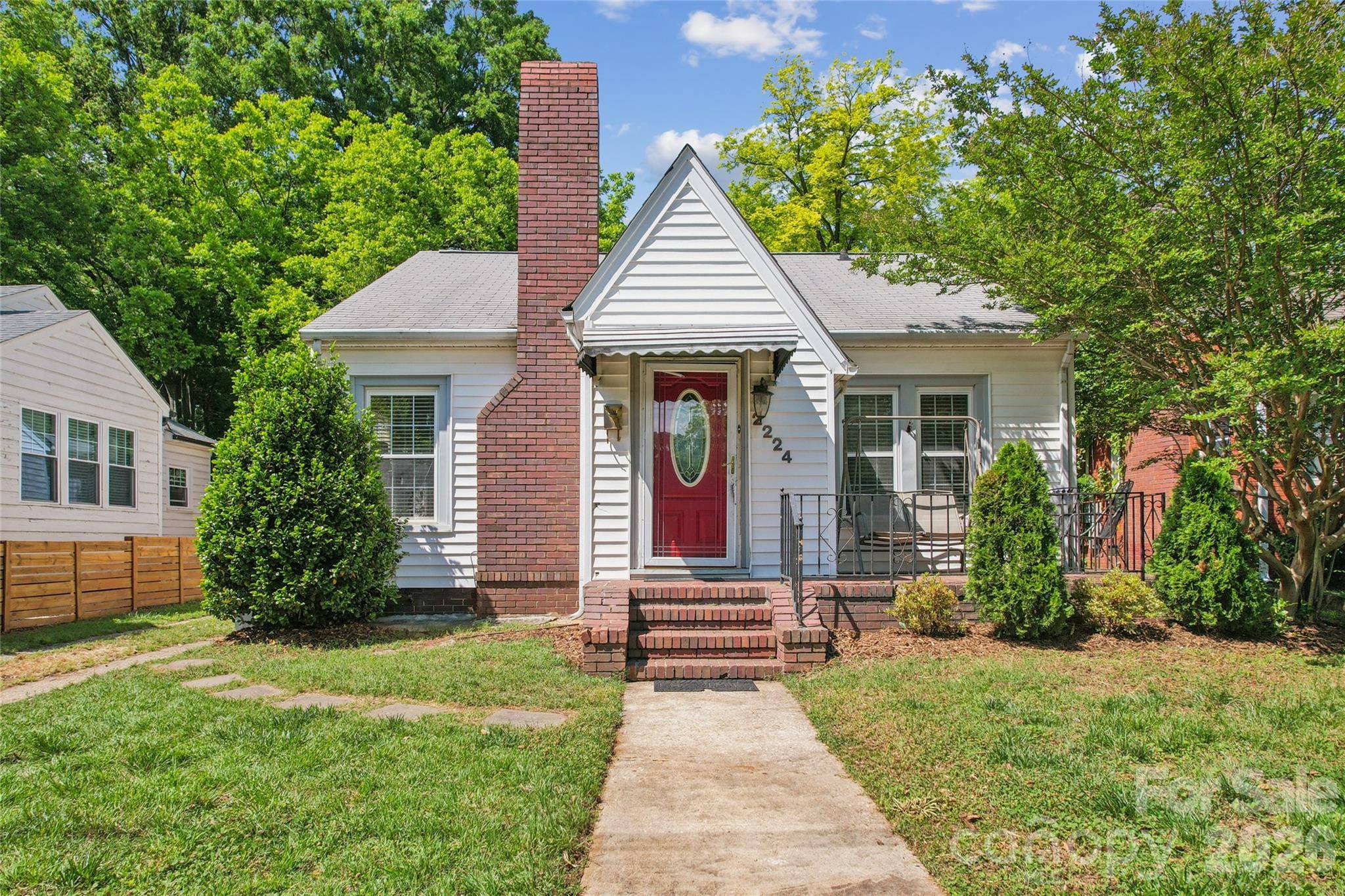2224 Dundeen ST, Charlotte, NC 28216