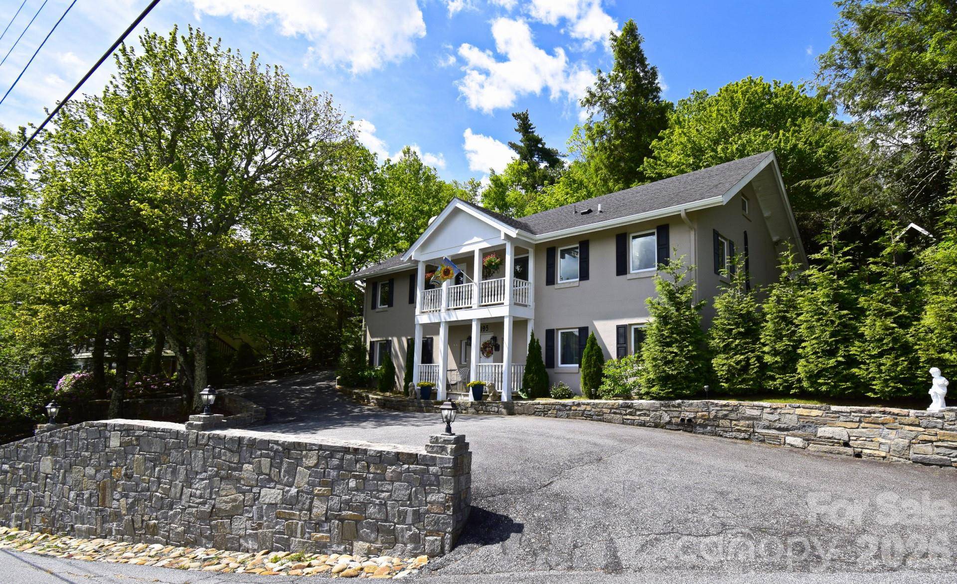 195 Fairway LN, Blowing Rock, NC 28605