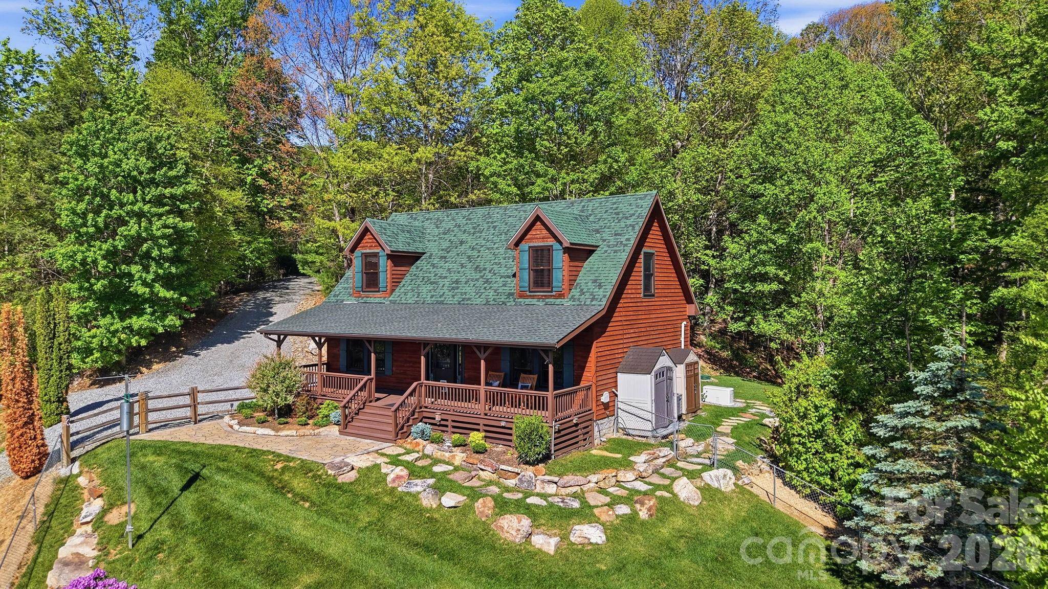 394 Hummingbird LN, Elk Park, NC 28622