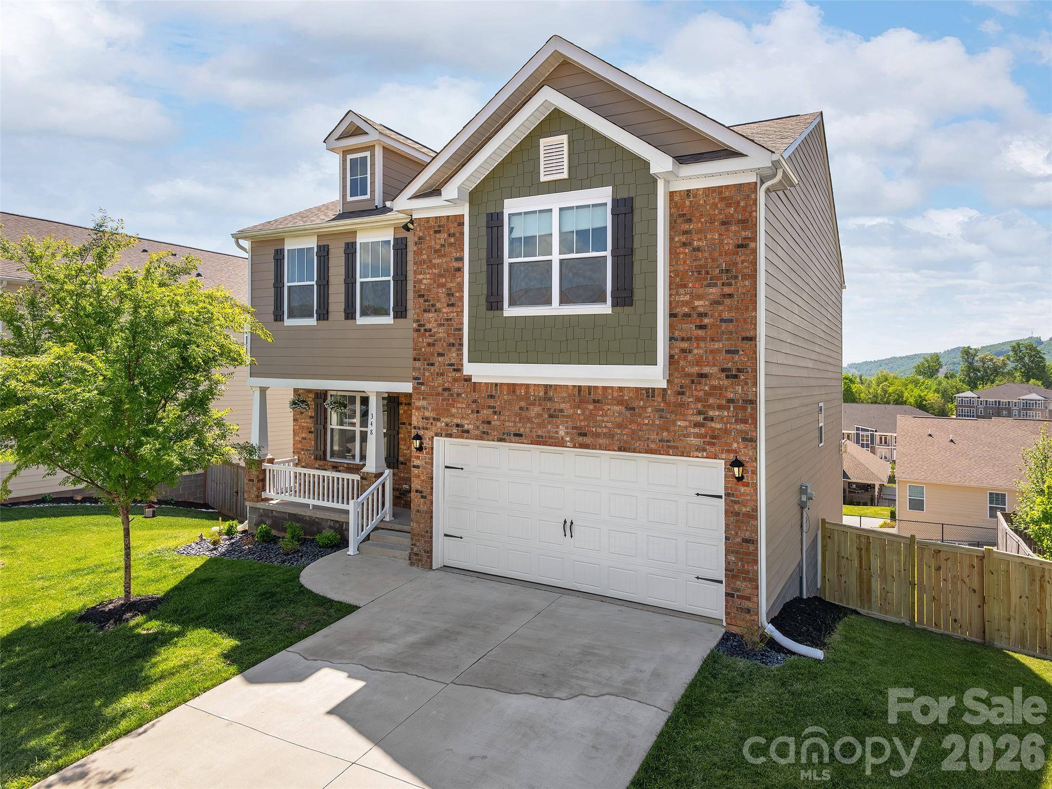 348 Tavernier LN, Candler, NC 28715