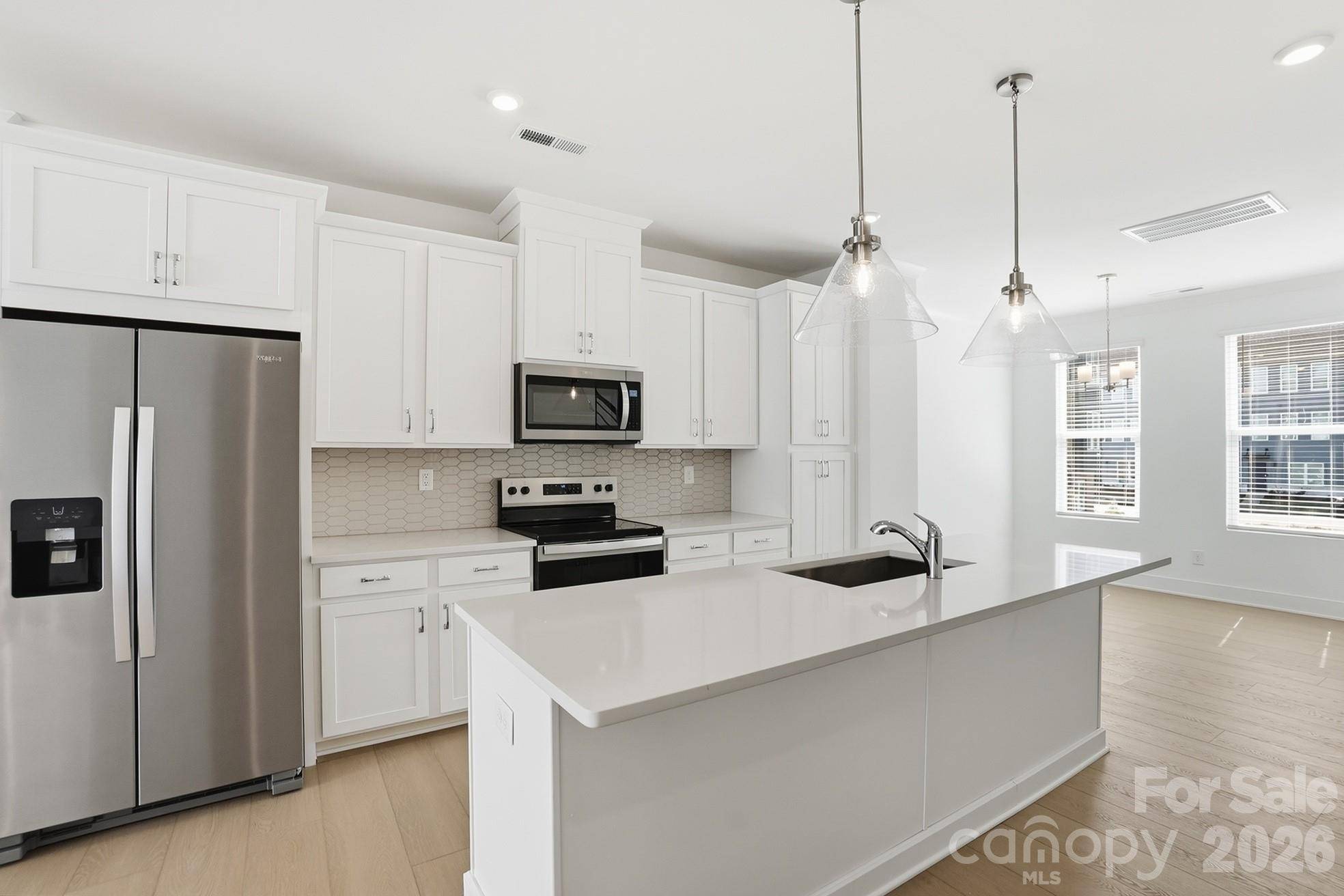 1135 Kokomo LN, Charlotte, NC 28206