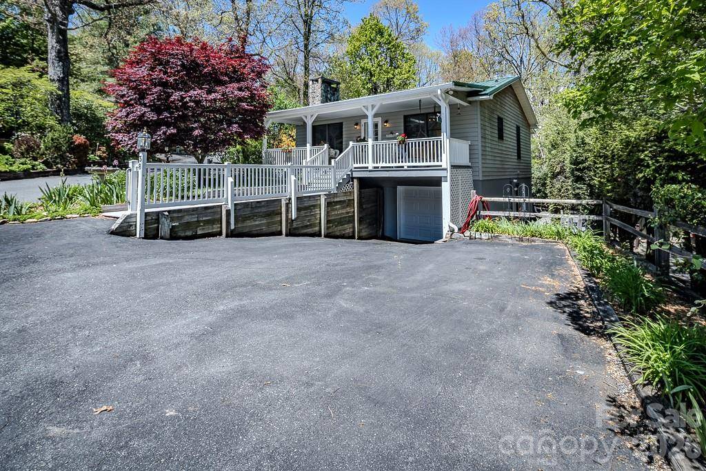 38 Rocky Meadows RD, Newland, NC 28657