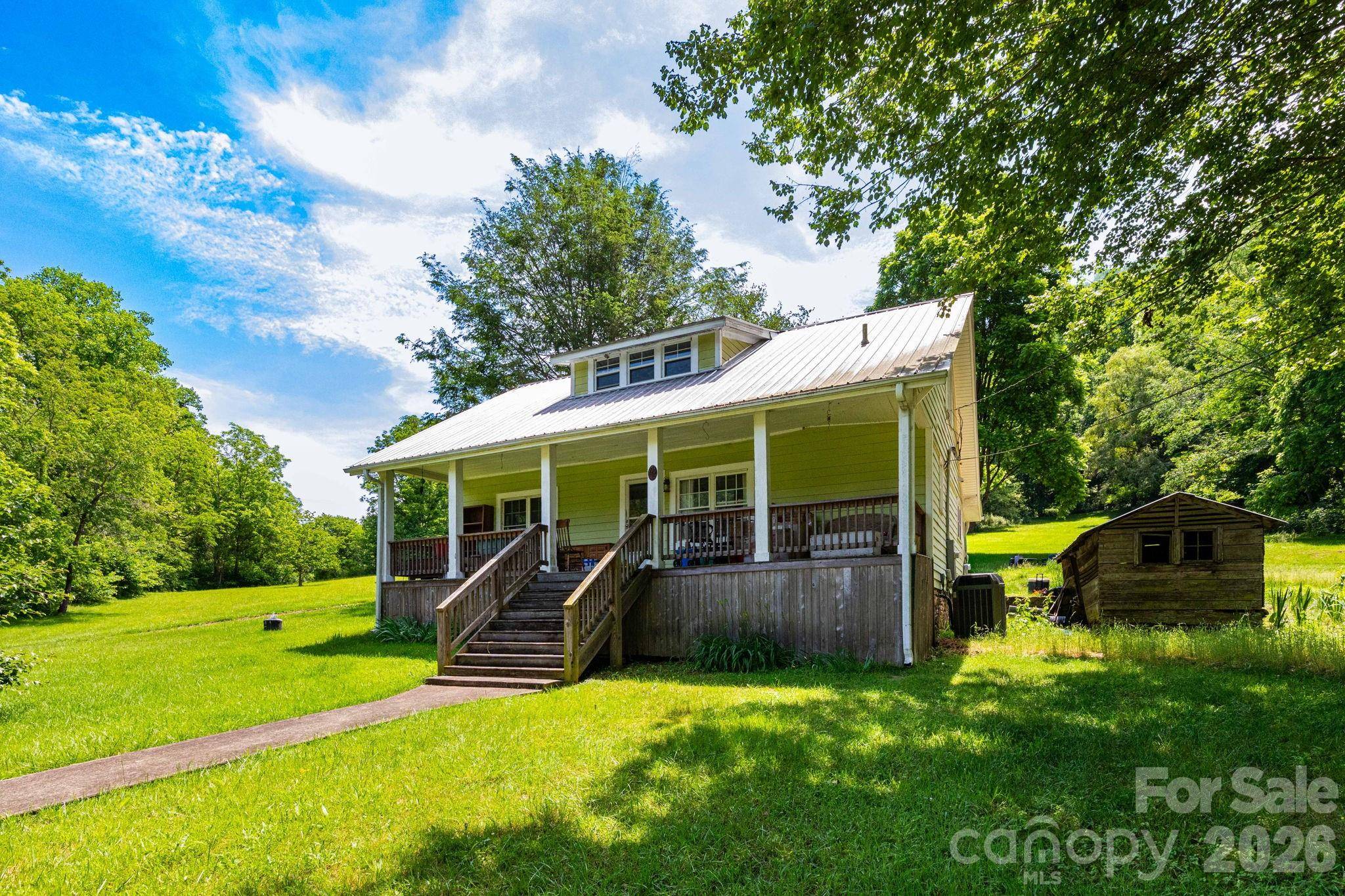 329 N Fork RD, Barnardsville, NC 28709