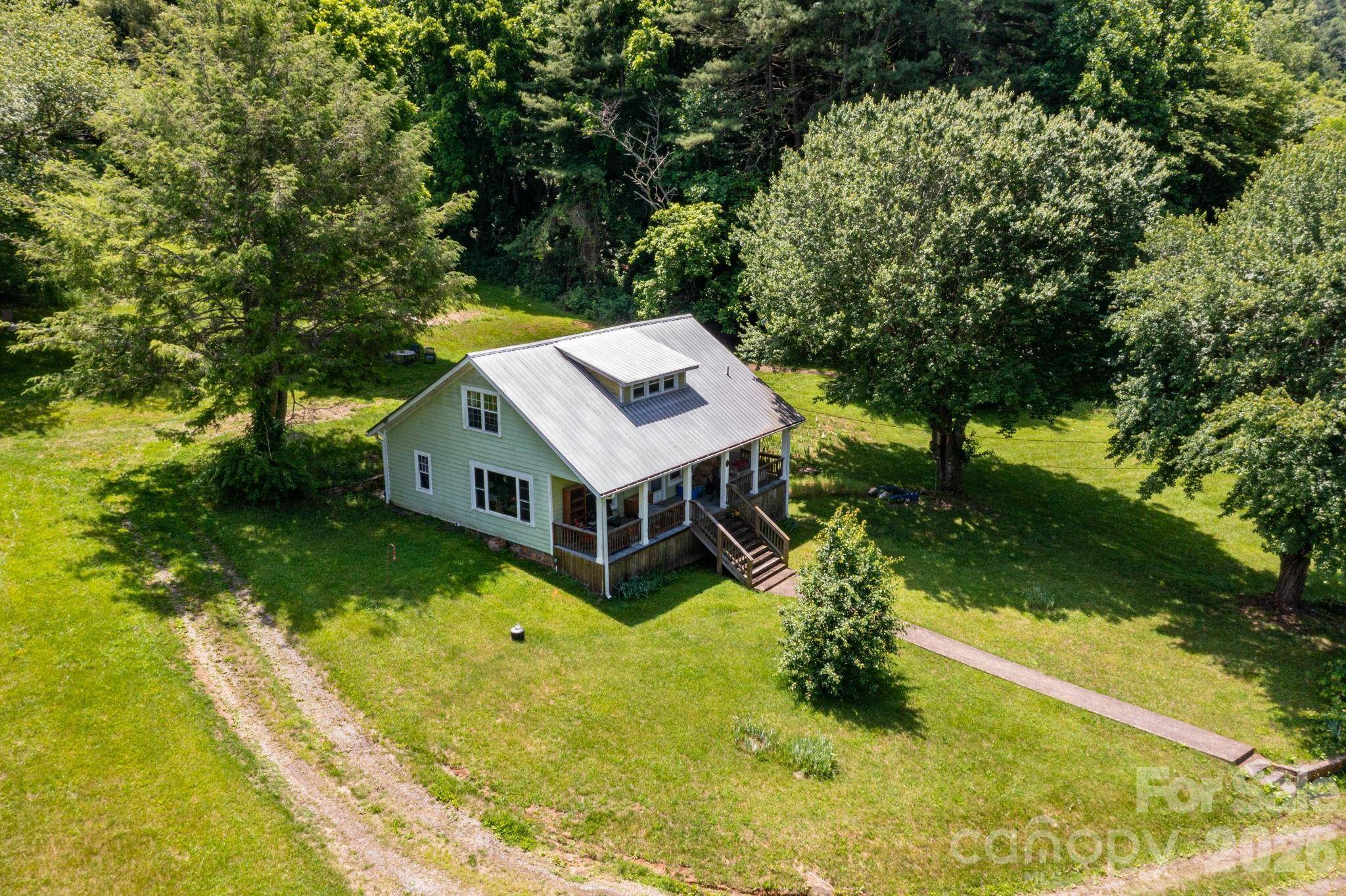 329 N Fork RD, Barnardsville, NC 28709