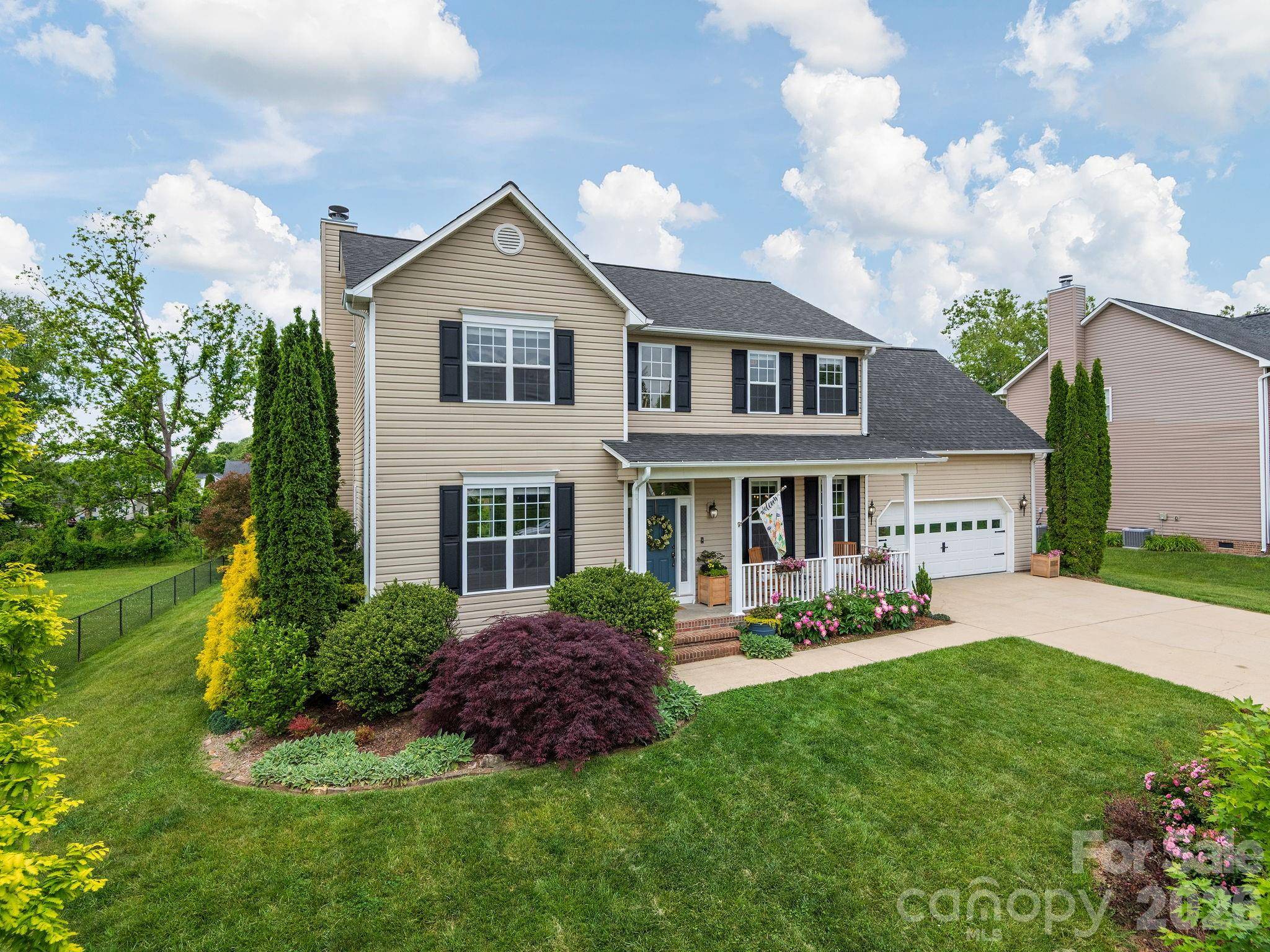 288 Walnut Crest RD, Fletcher, NC 28732