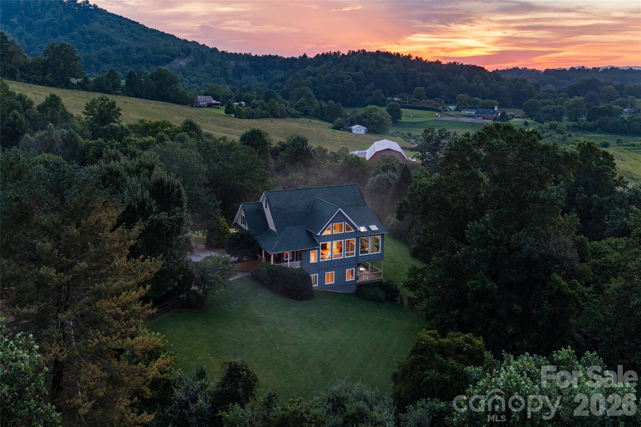33 Bridle Path DR, Barnardsville, NC 28709