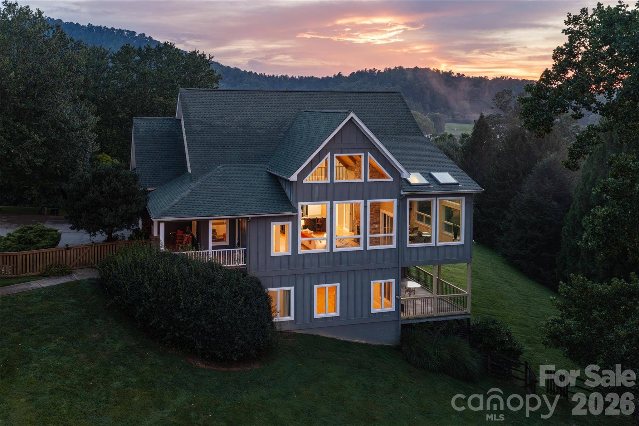 33 Bridle Path DR, Barnardsville, NC 28709