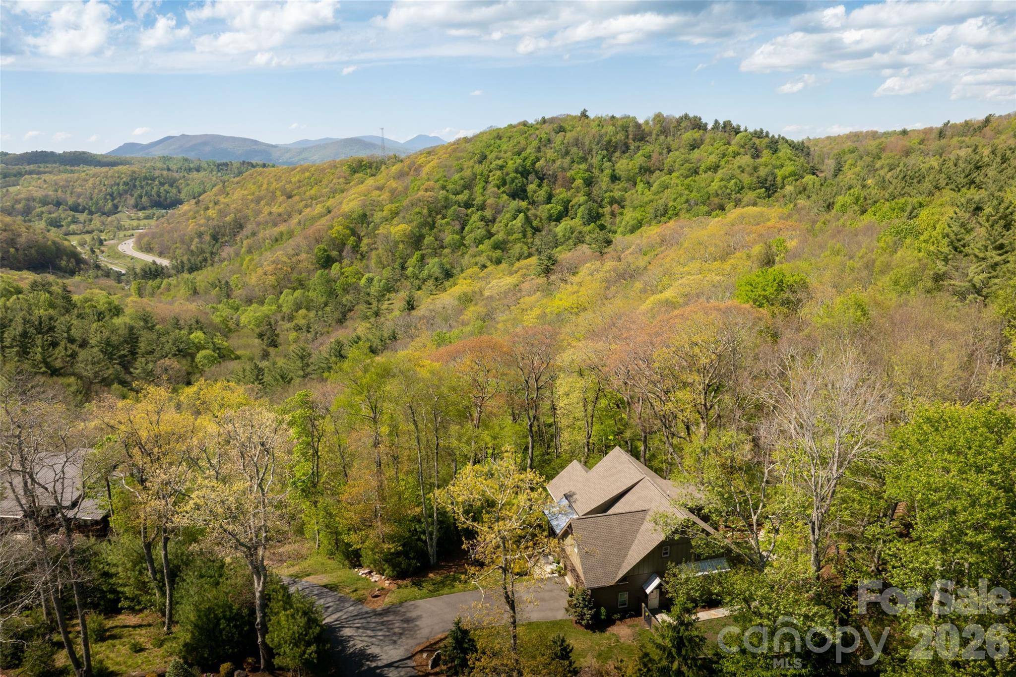 497 Black Locust CIR, Blowing Rock, NC 28605