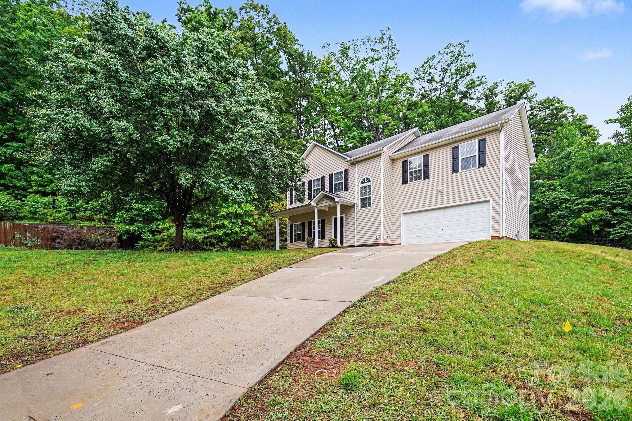 6116 Firethorne LN, Concord, NC 28025