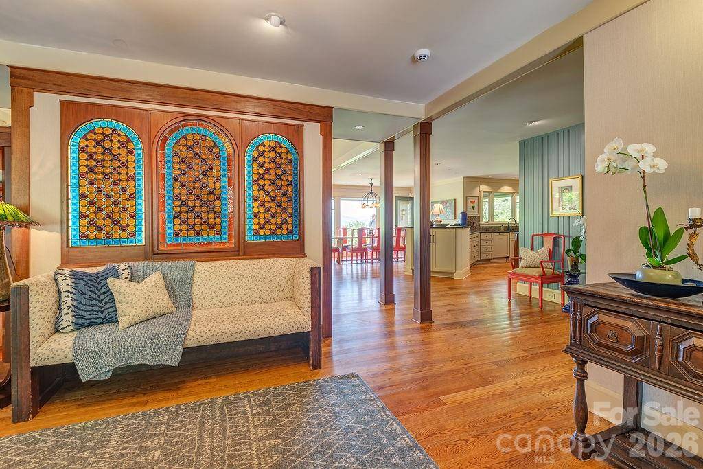 24 Westhaven DR, Asheville, NC 28804