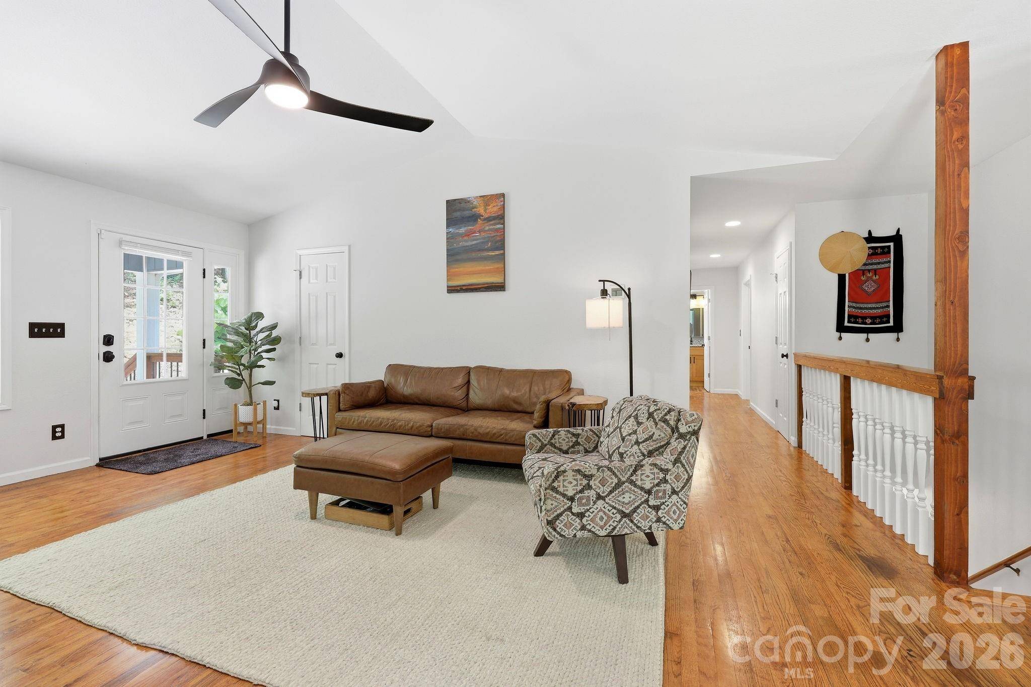 302 Rich Mountain RD, Flat Rock, NC 28731
