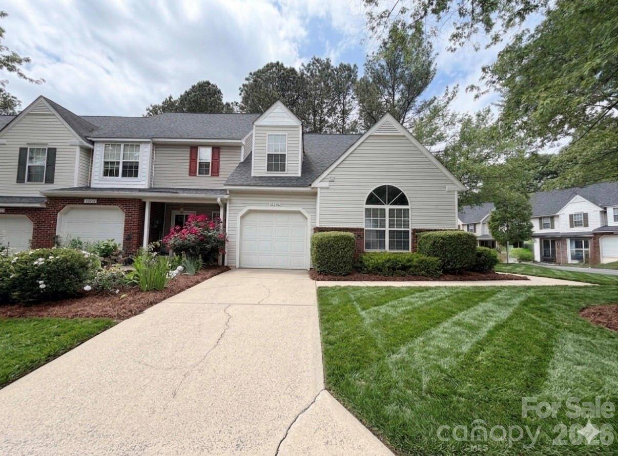 10206 University Park LN, Charlotte, NC 28213