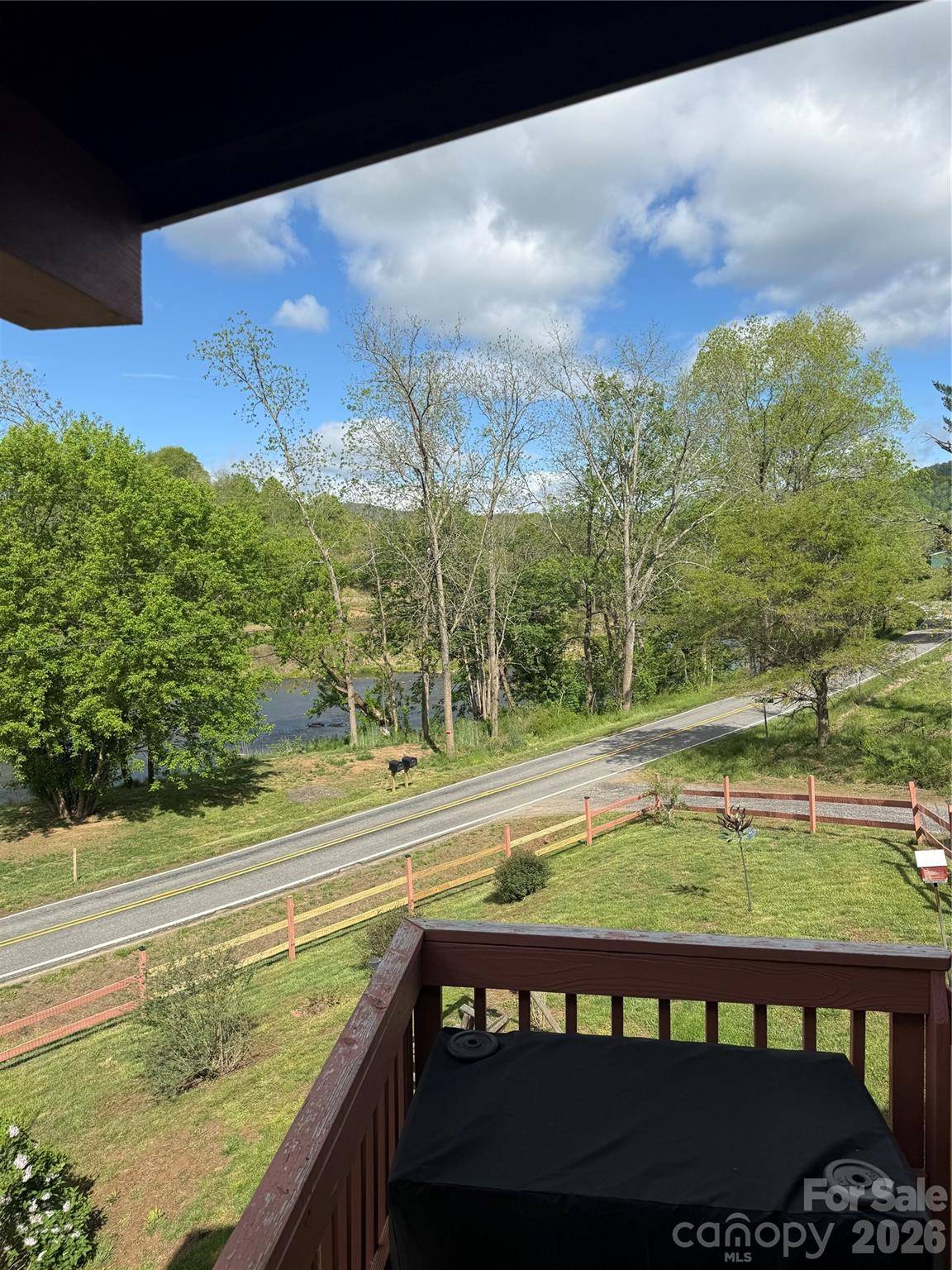 7 Noland DR S, Clyde, NC 28721
