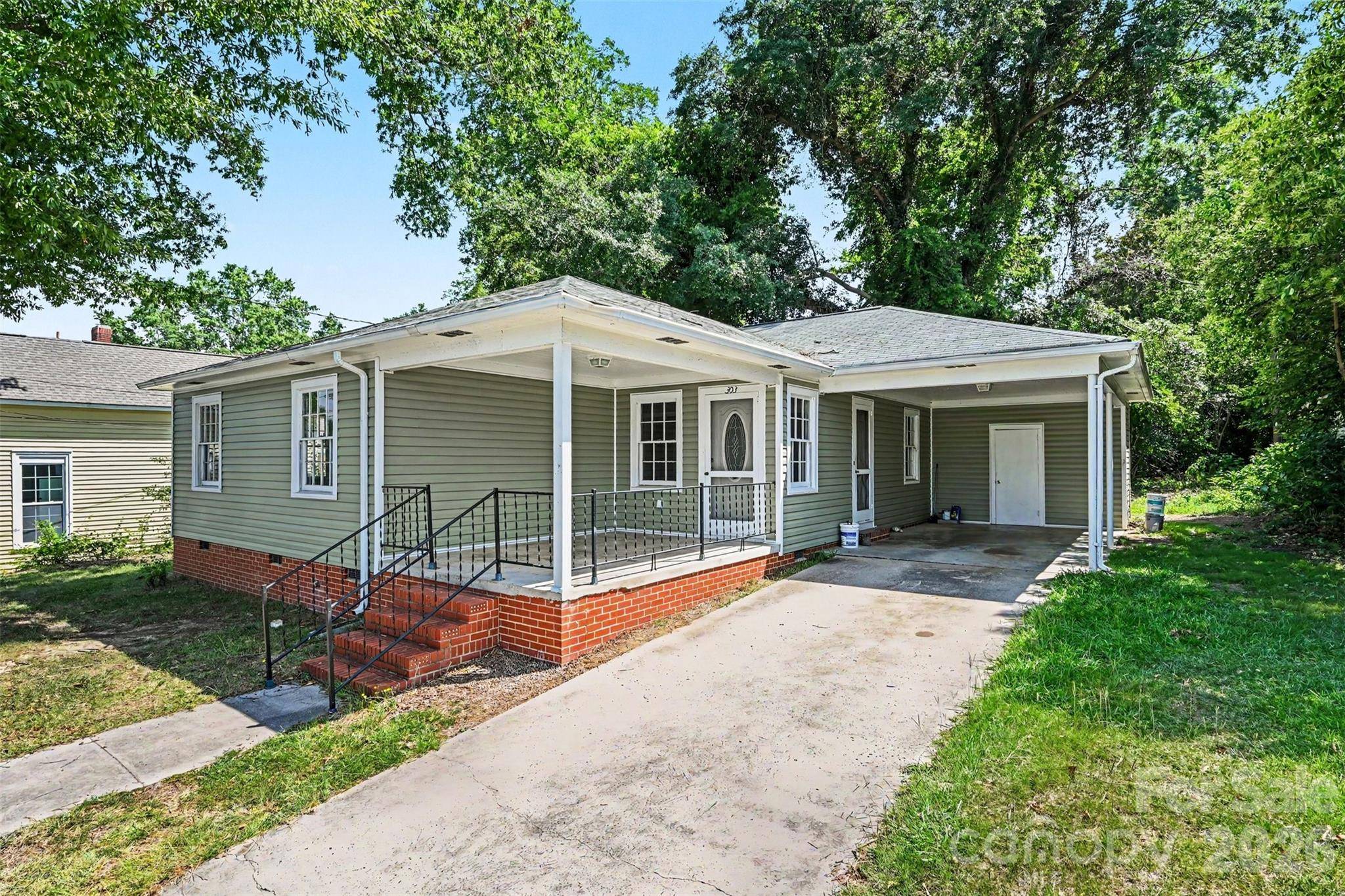 303 N White ST, Lancaster, SC 29720