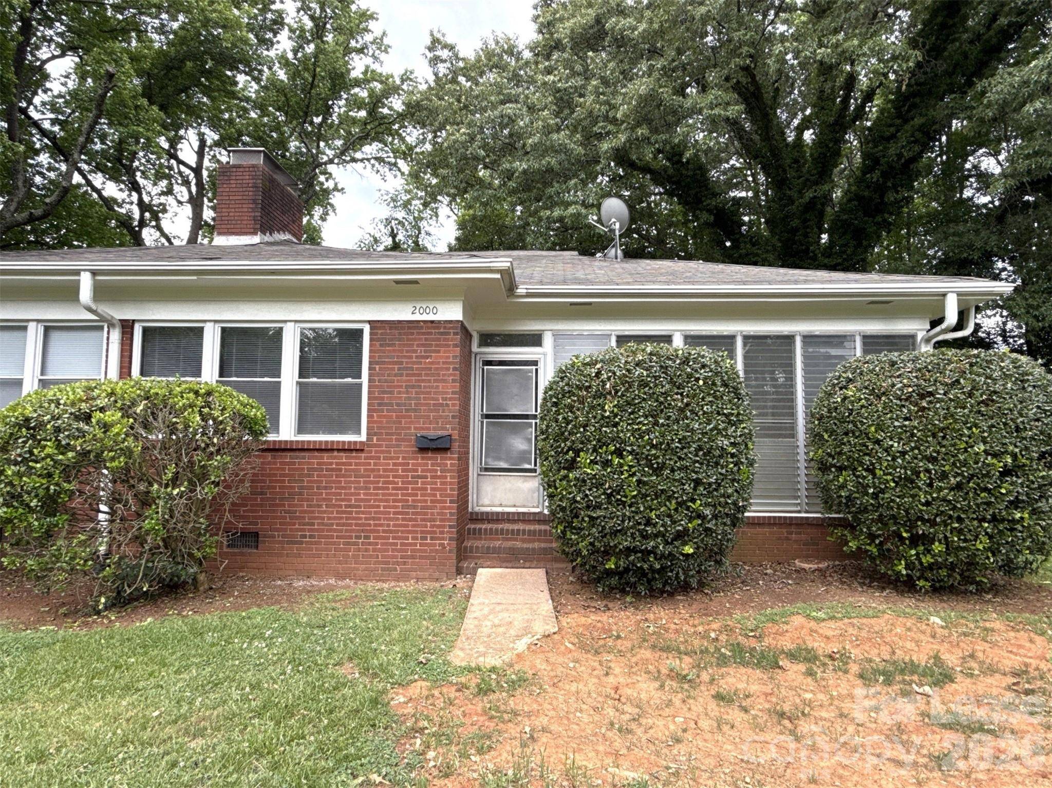 2000 Weststone DR, Charlotte, NC 28208