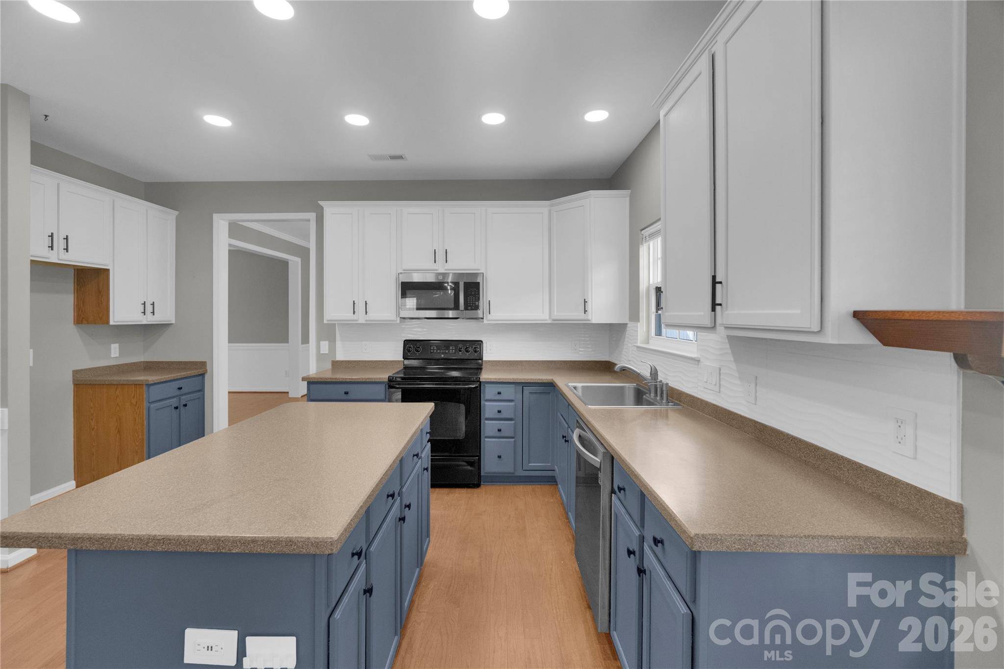 1007 Butterburr DR, Matthews, NC 28104