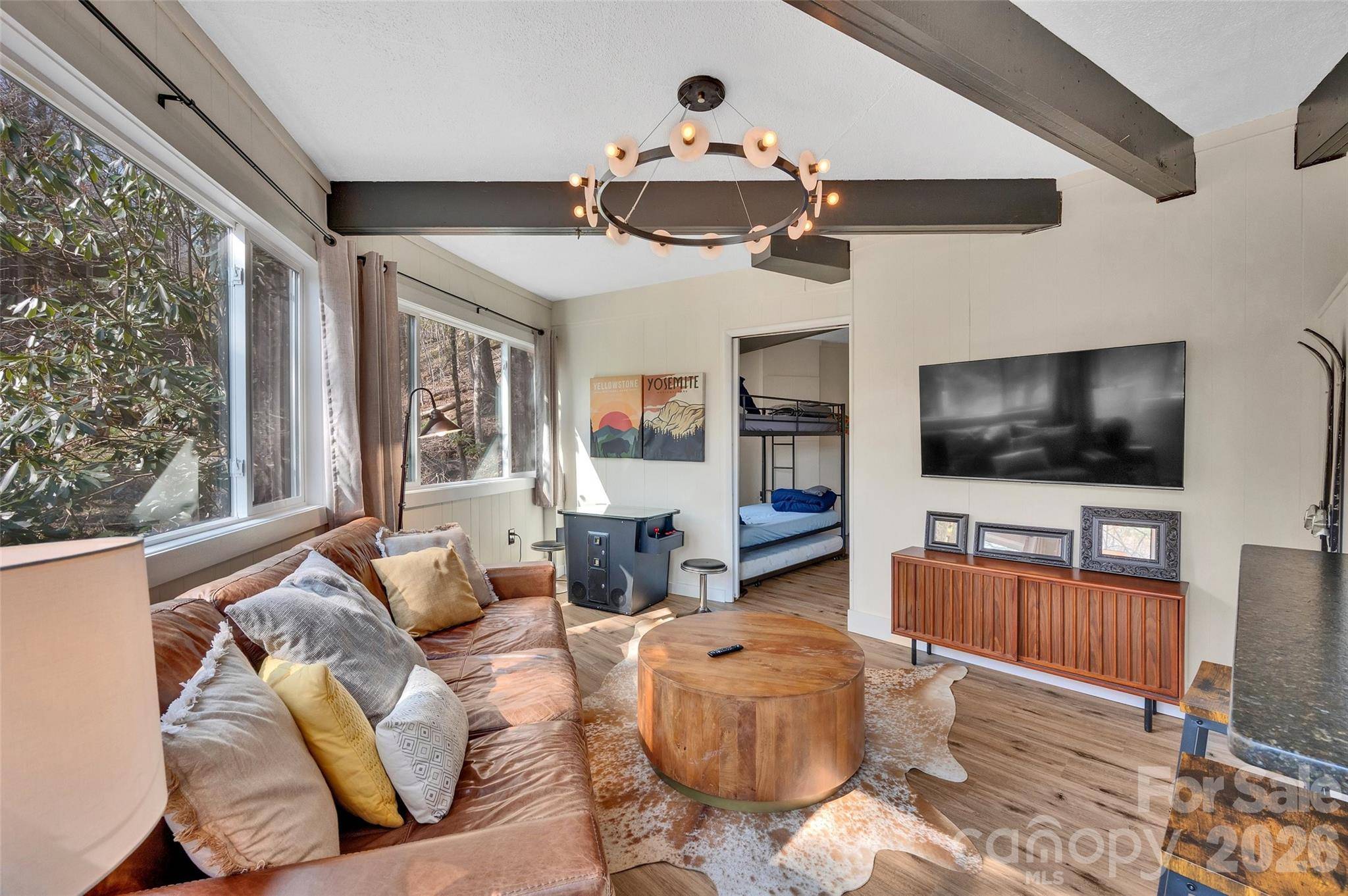 109 Beechwood LN, Beech Mountain, NC 28604